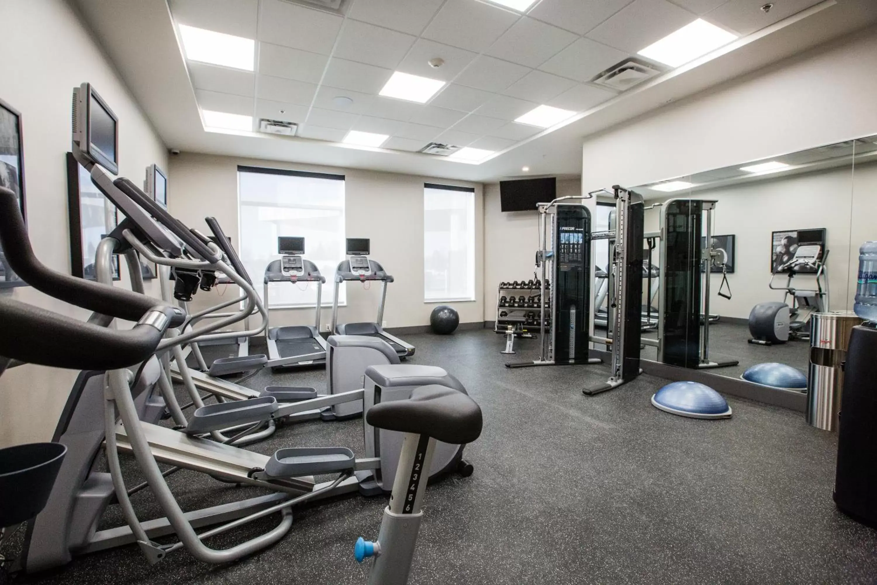 Spa and wellness centre/facilities, Fitness Center/Facilities in Holiday Inn Hotel & Suites Calgary South - Conference Ctr, an IHG Hotel