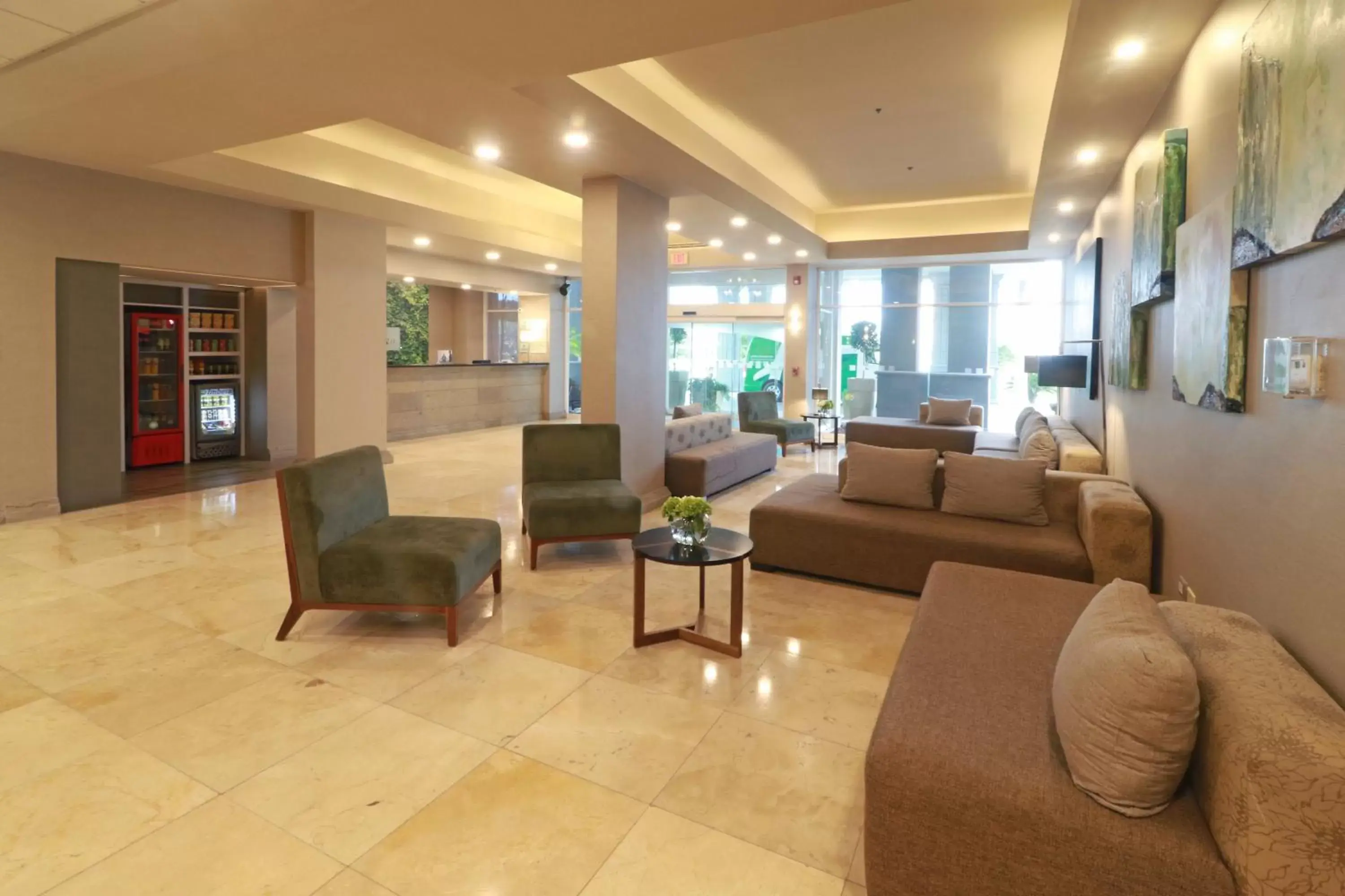 Property building, Seating Area in Holiday Inn Reynosa Industrial Poniente, an IHG Hotel