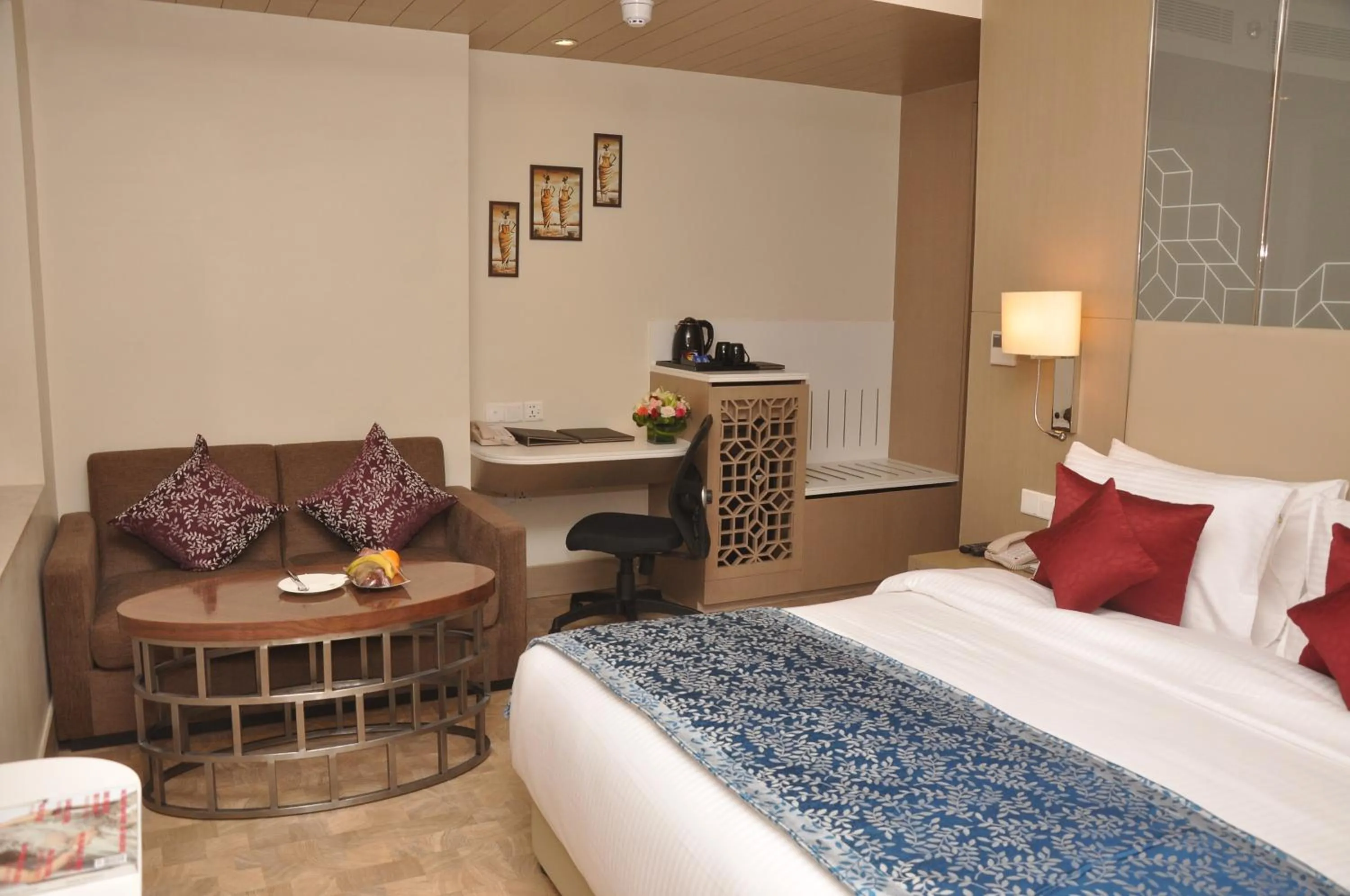 Photo of the whole room, Bed in Days Hotel Jaipur Tonk Road By Wyndham