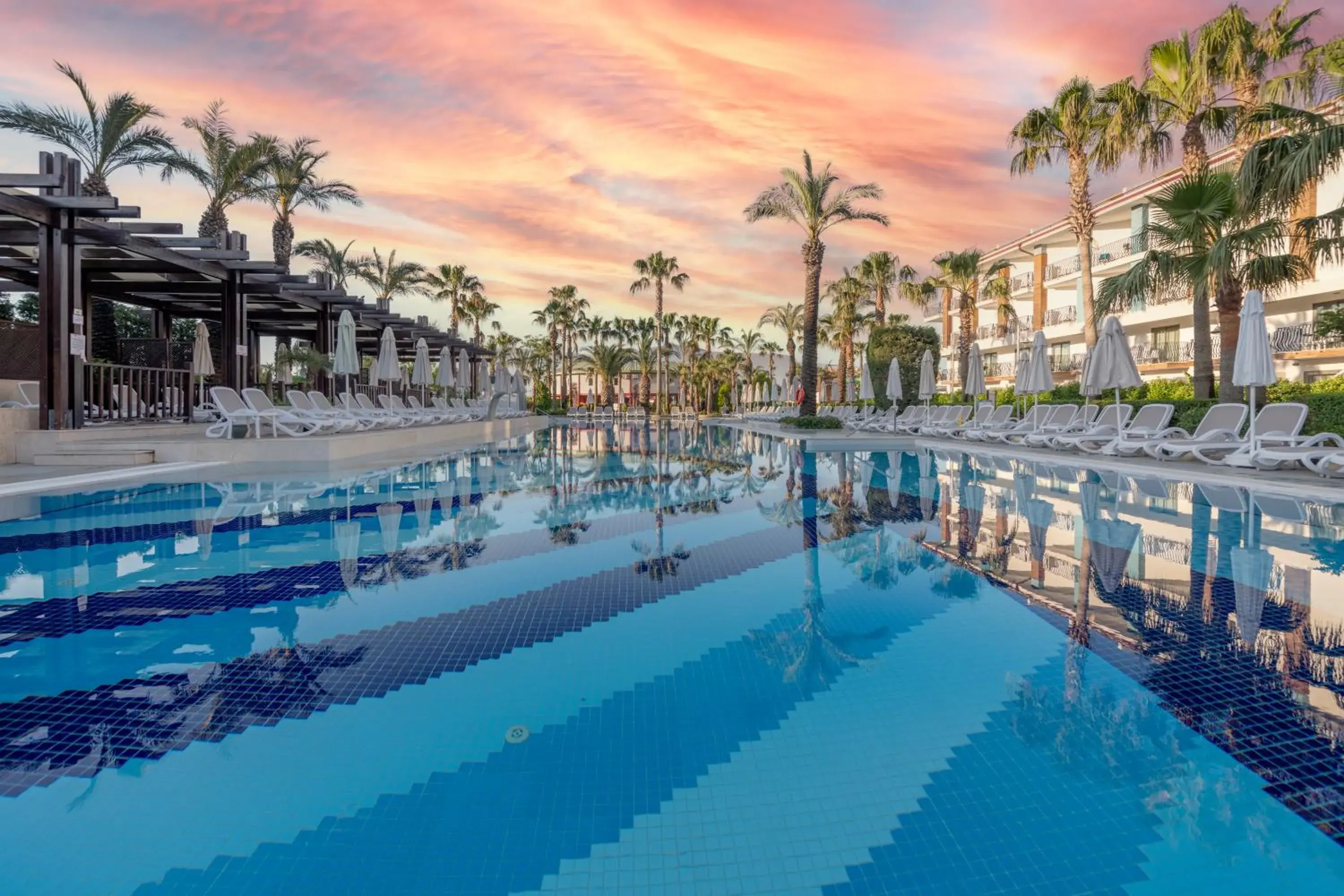 Swimming Pool in Belek Beach Resort Hotel