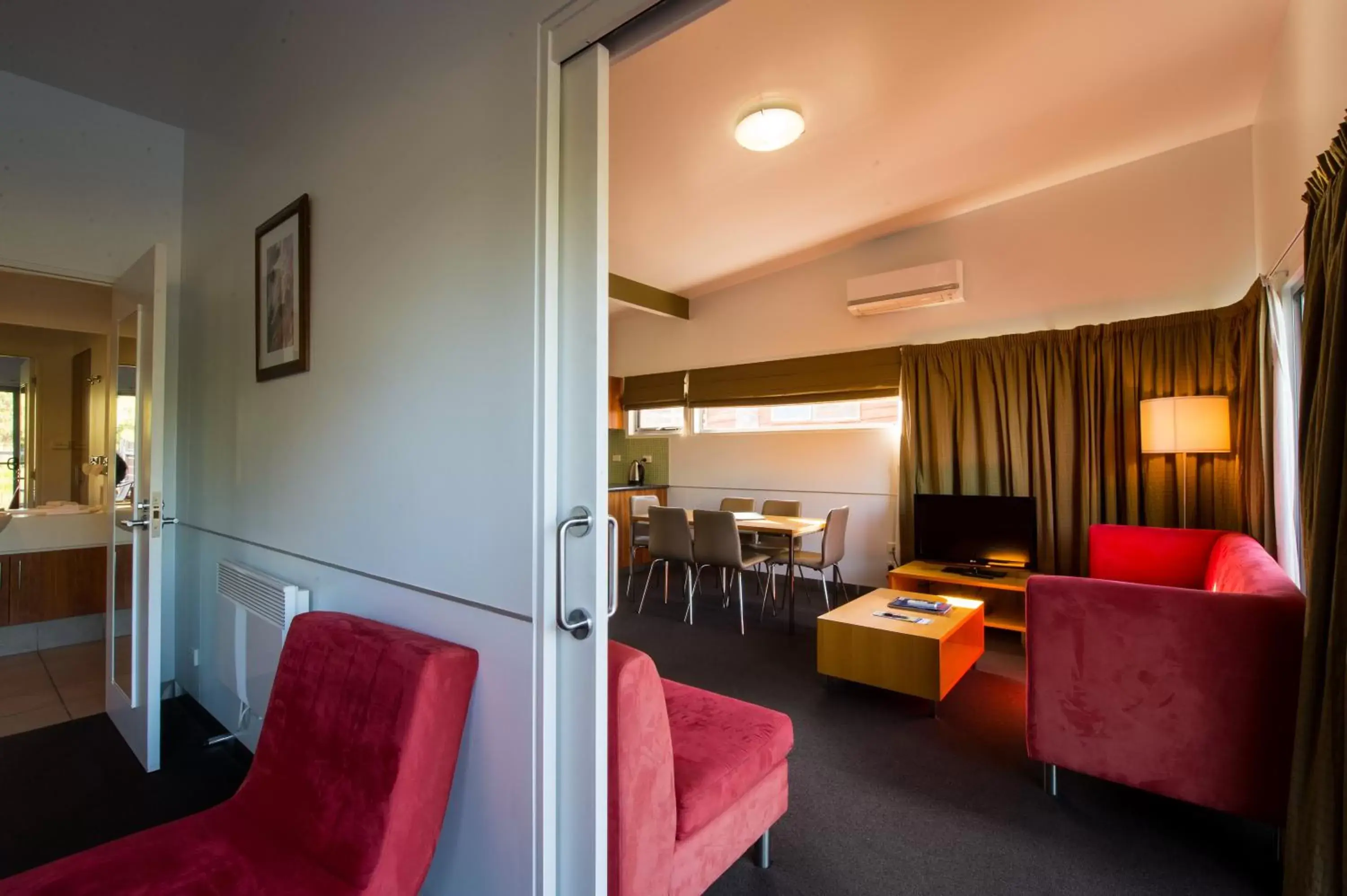 Photo of the whole room in Tall Timbers Tasmania Photo of the whole room in Tall Timbers Tasmania