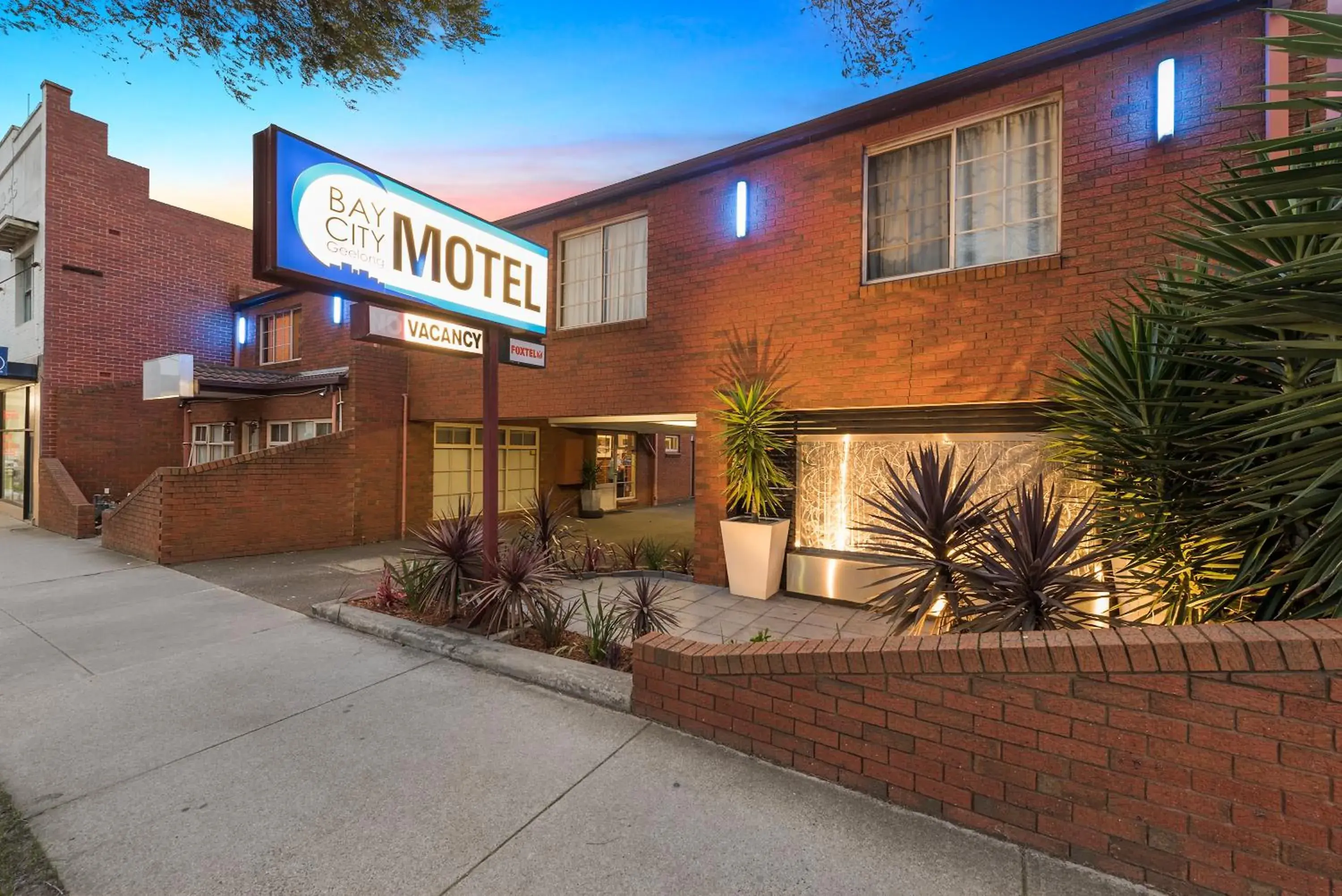 Restaurant/places to eat, Property Building in Bay City Geelong Motel