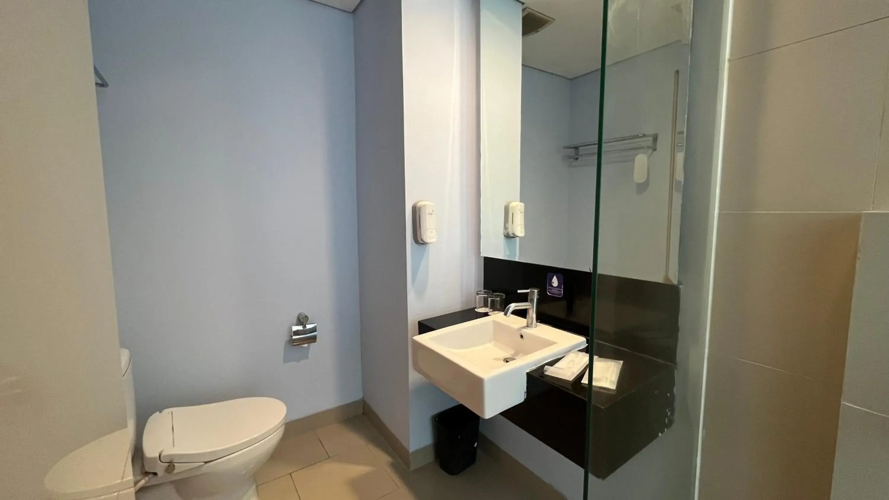 Bathroom in Luminor Hotel Metro Indah - Bandung by WH