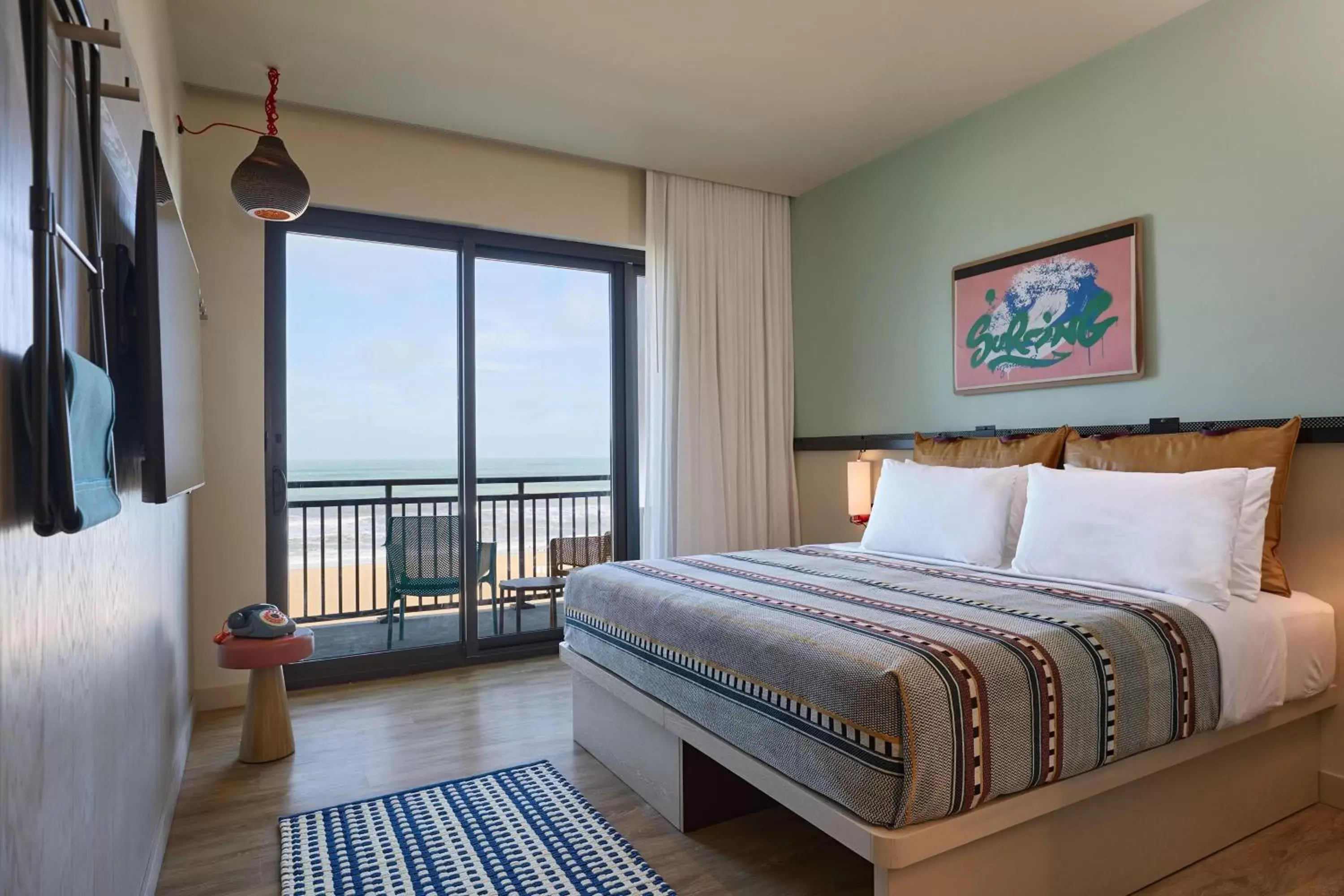 Bedroom, Bed in Moxy Virginia Beach Oceanfront