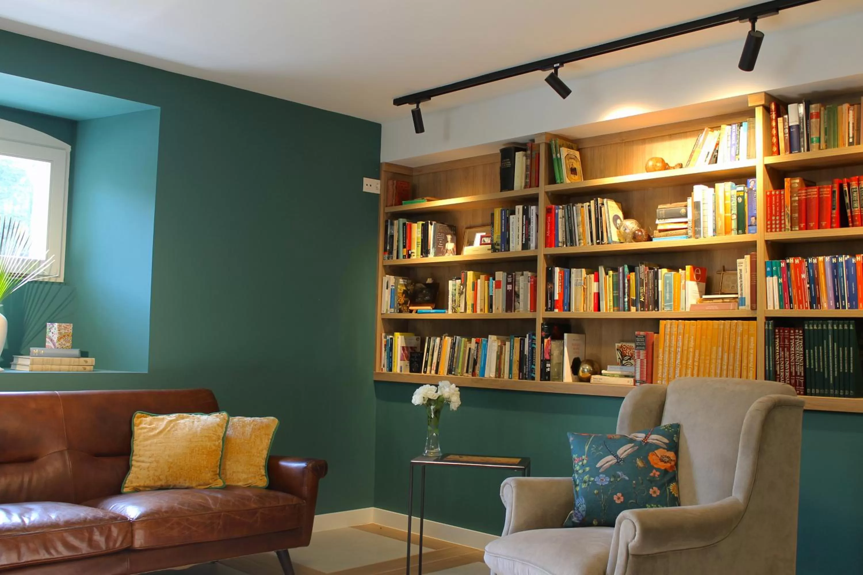 Library in HOTEL BOUTIQUE VILLA DEL MARQUÉS