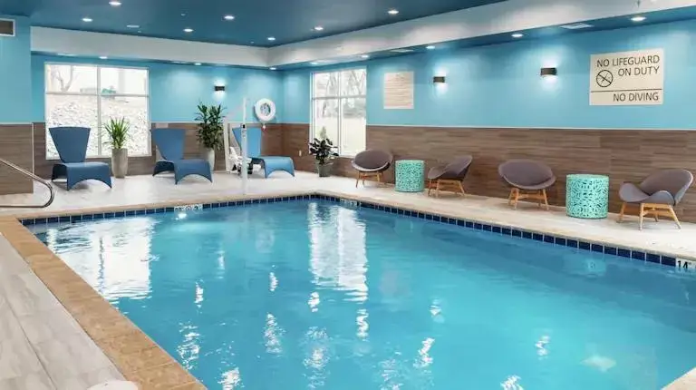 Swimming pool in Hampton Inn Danville, Va