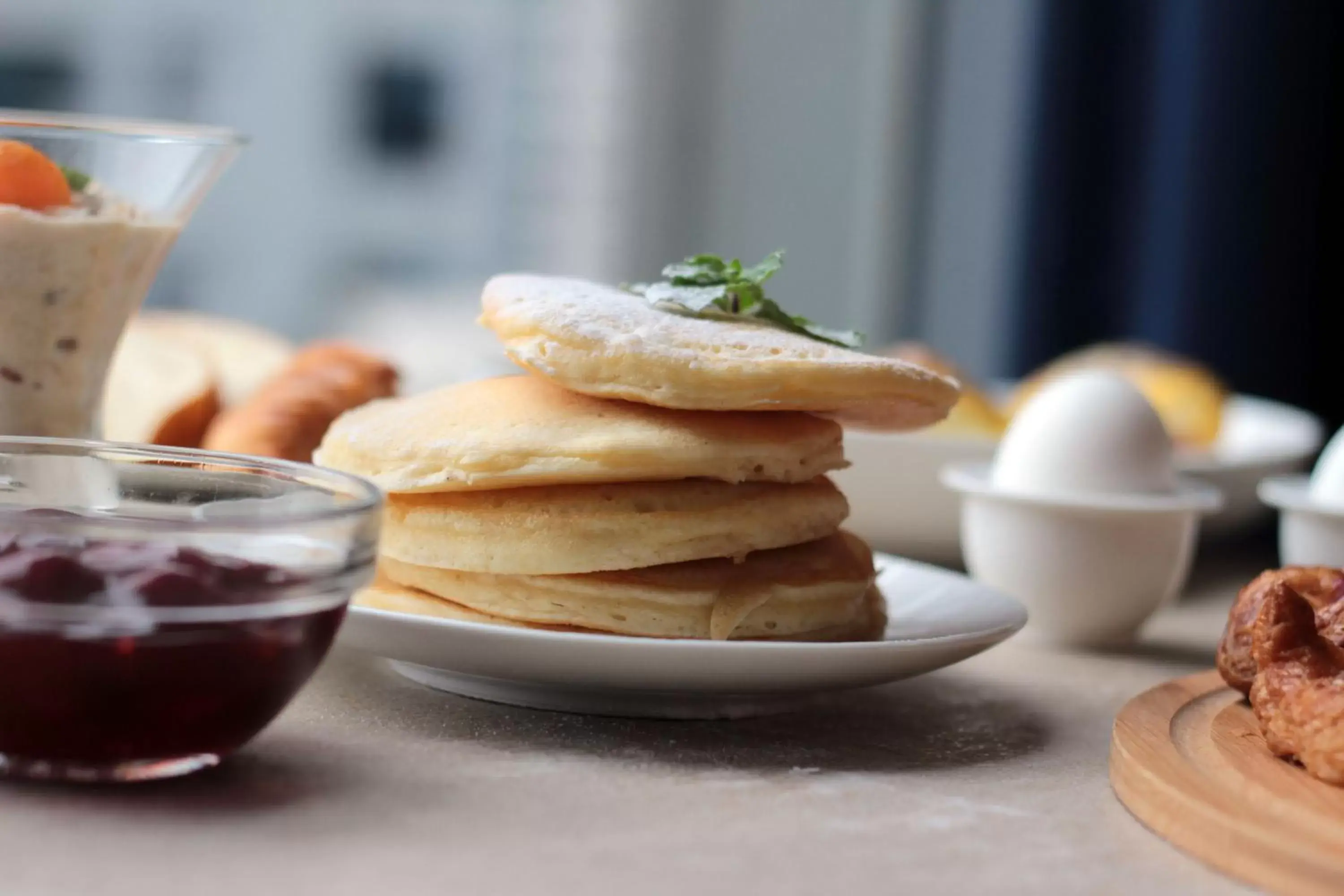 Breakfast, Food in Discovery Suites Manila, Philippines