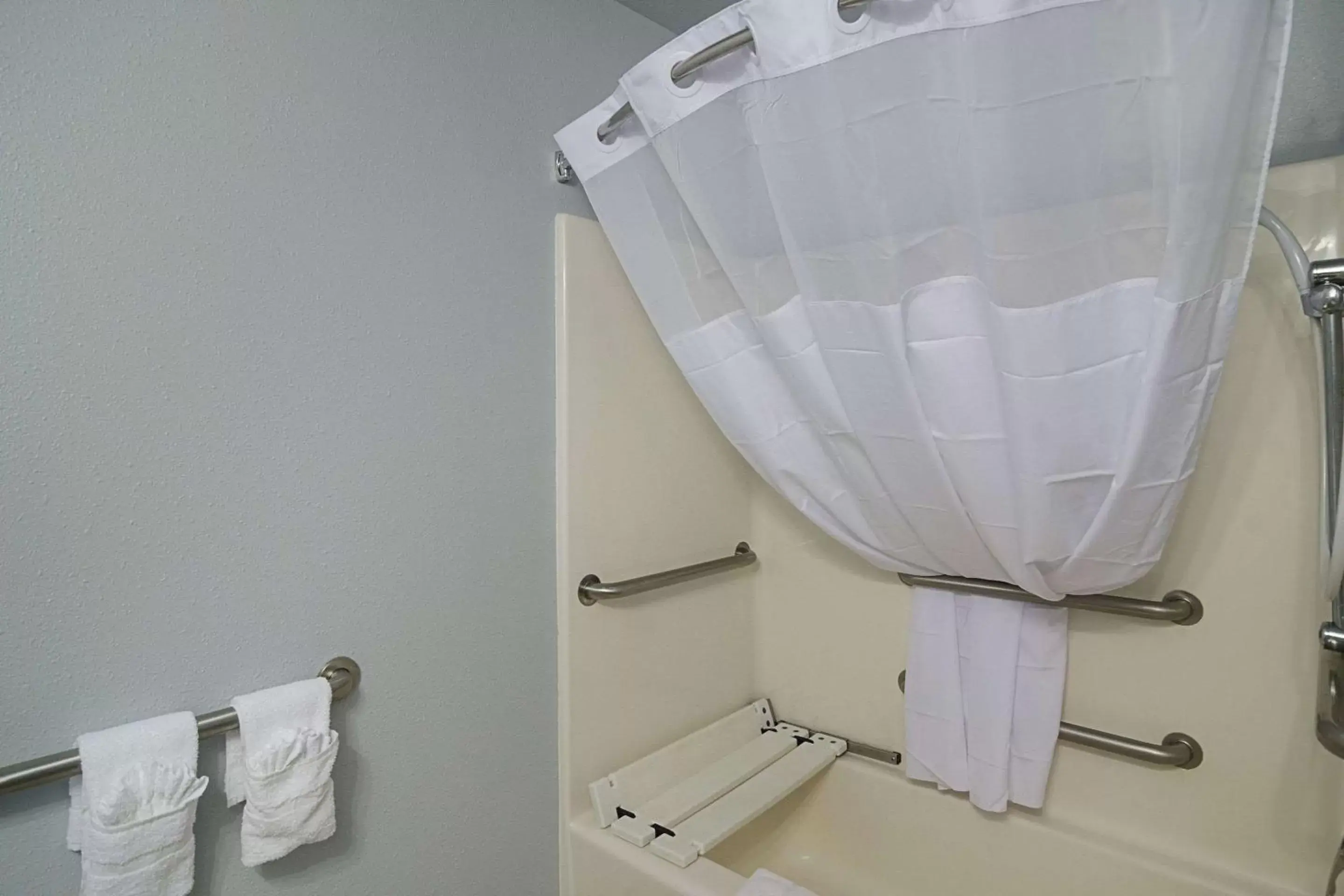 Photo of the whole room in Quality Inn Seaside Photo of the whole room in Quality Inn Seaside