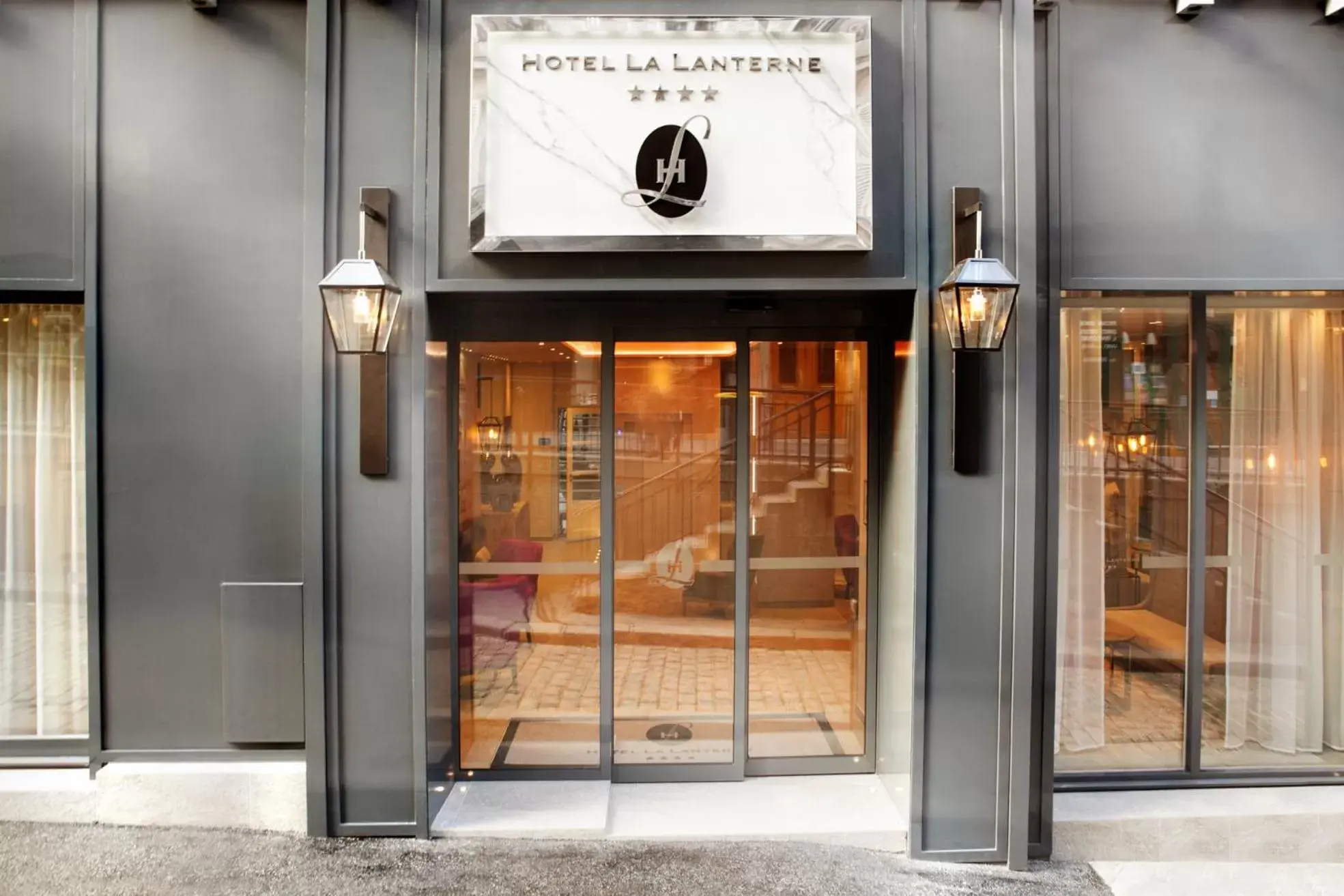 Facade/entrance in Hotel La Lanterne & Spa