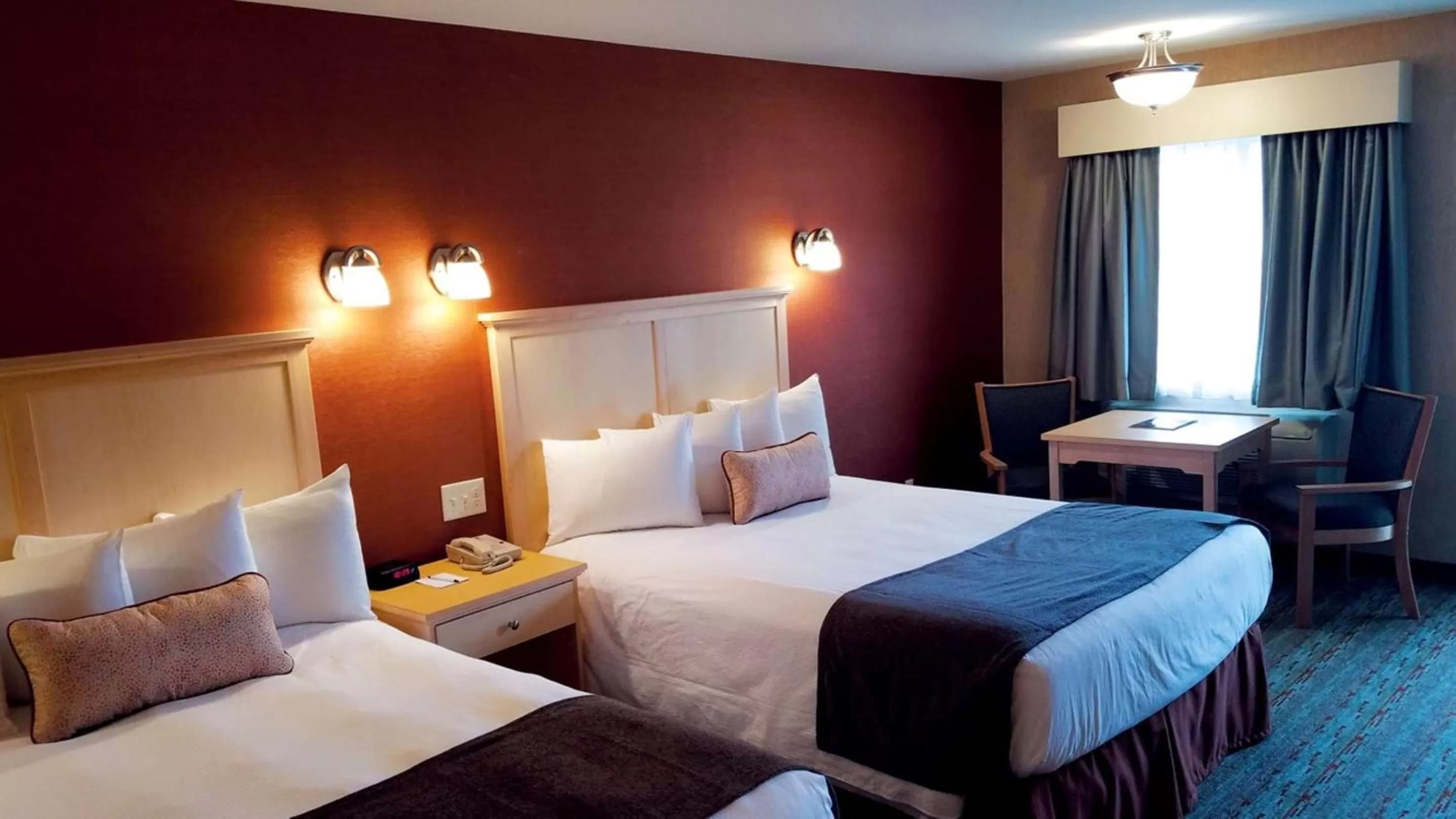 Photo of the whole room, Bed in Best Western Acadia Park Inn