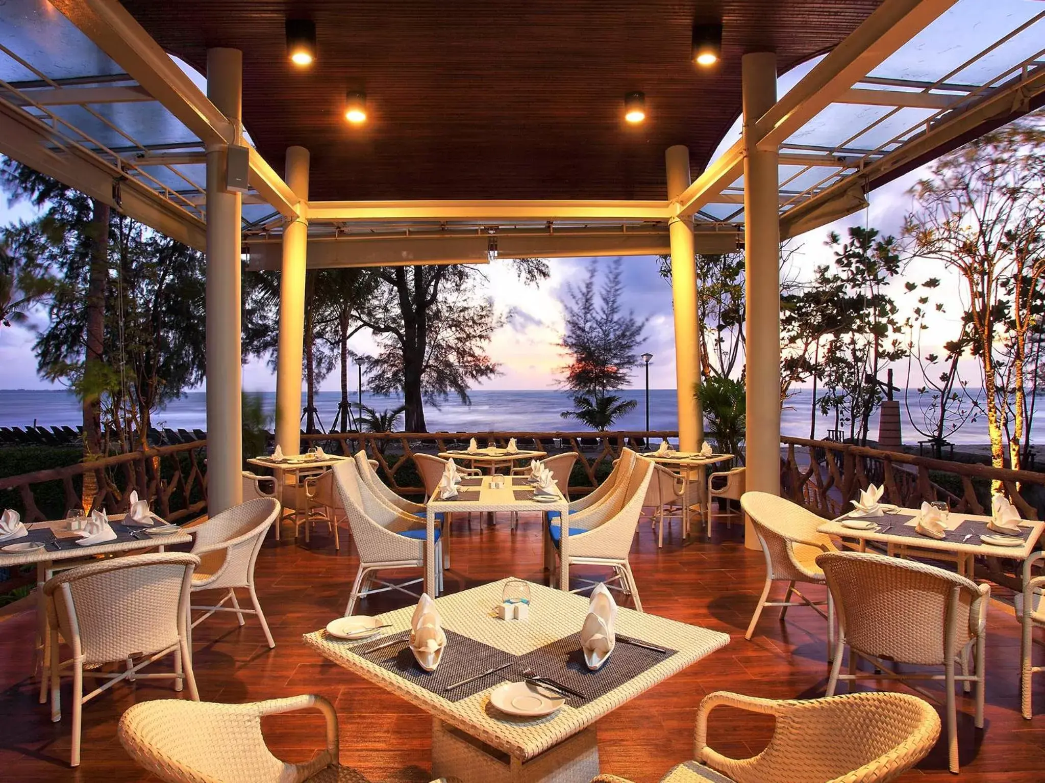 Restaurant/Places to Eat in Graceland Khaolak Beach Resort- SHA Extra Plus