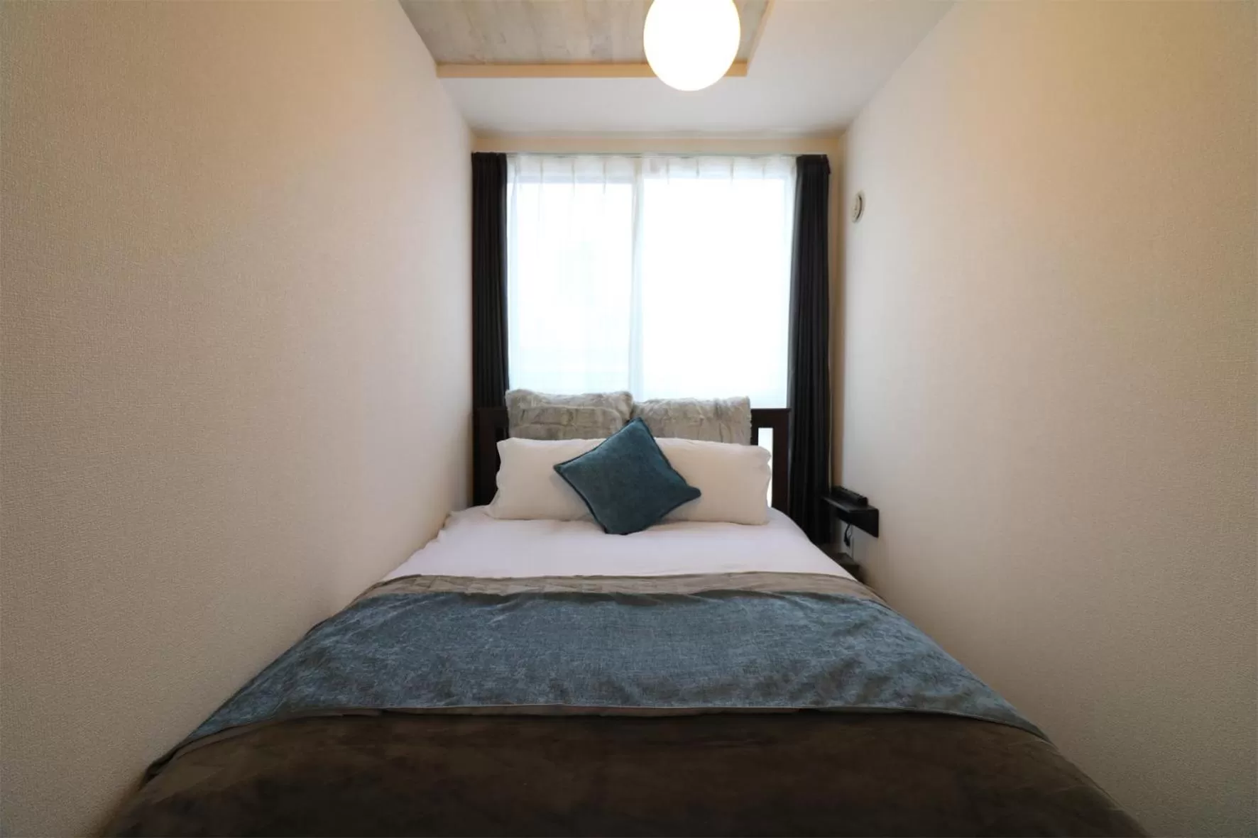 Bed in Glass Shiseikan