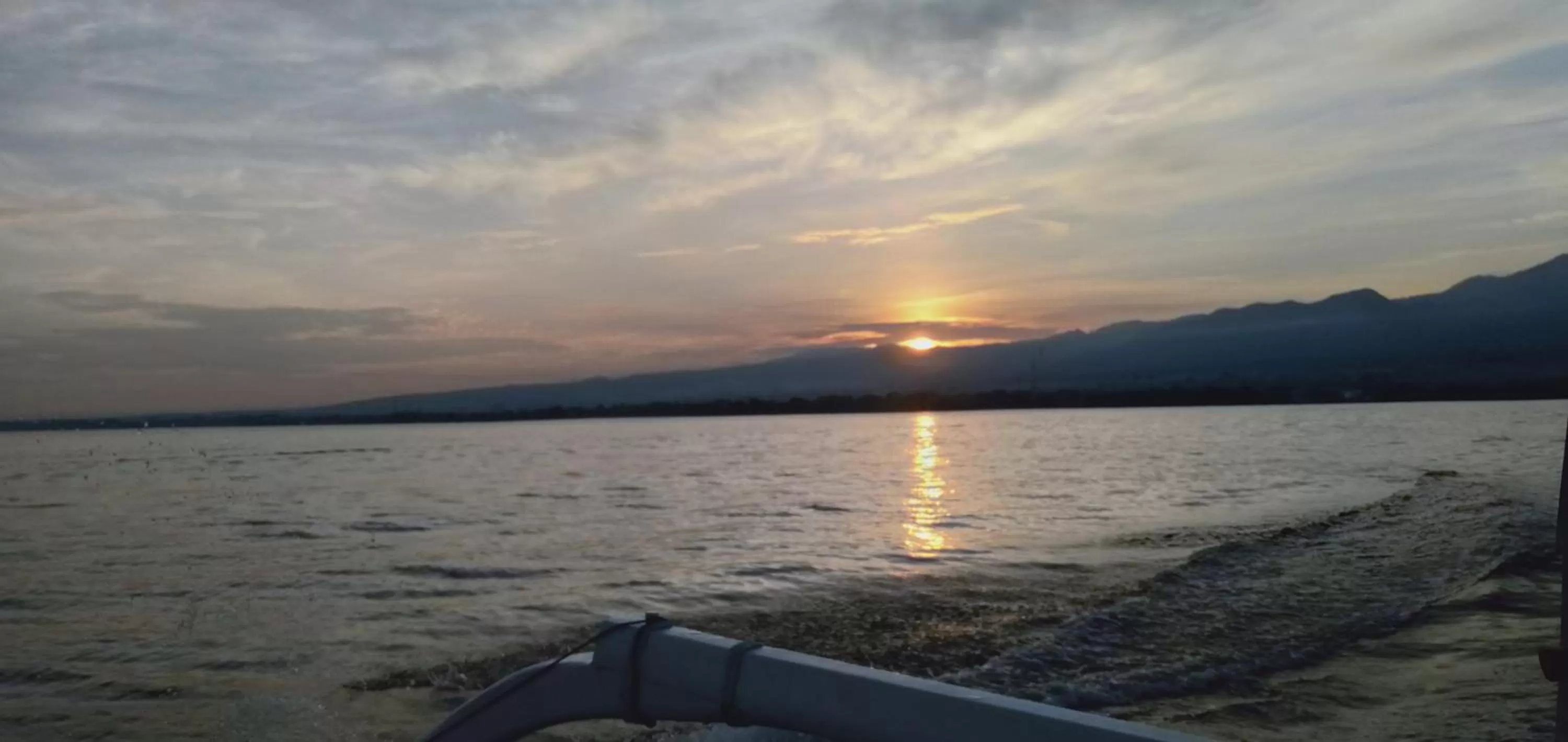 Sunset in Bali Taman Beach Resort & Spa Lovina