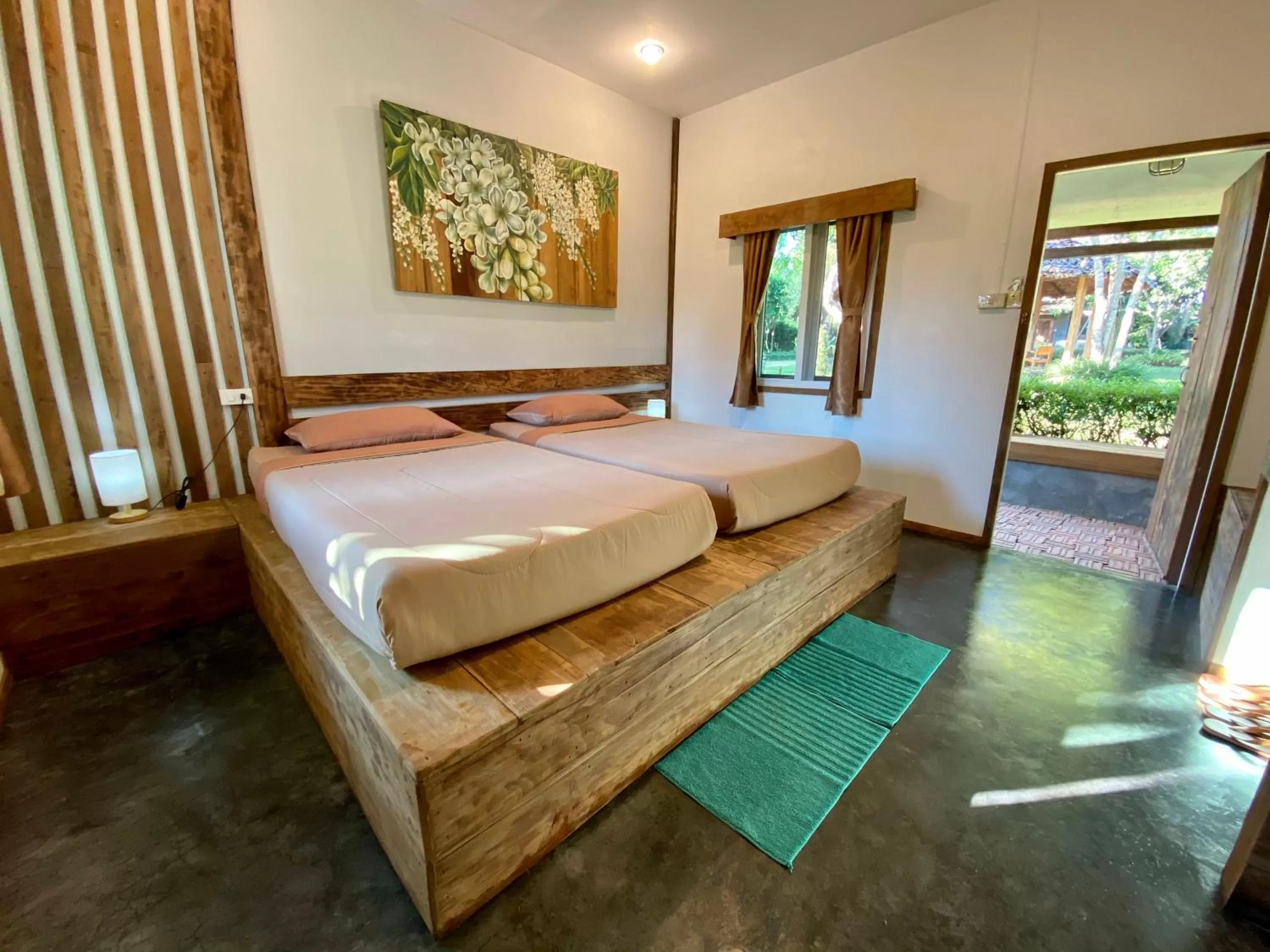 Bathroom, Bed in Sirita