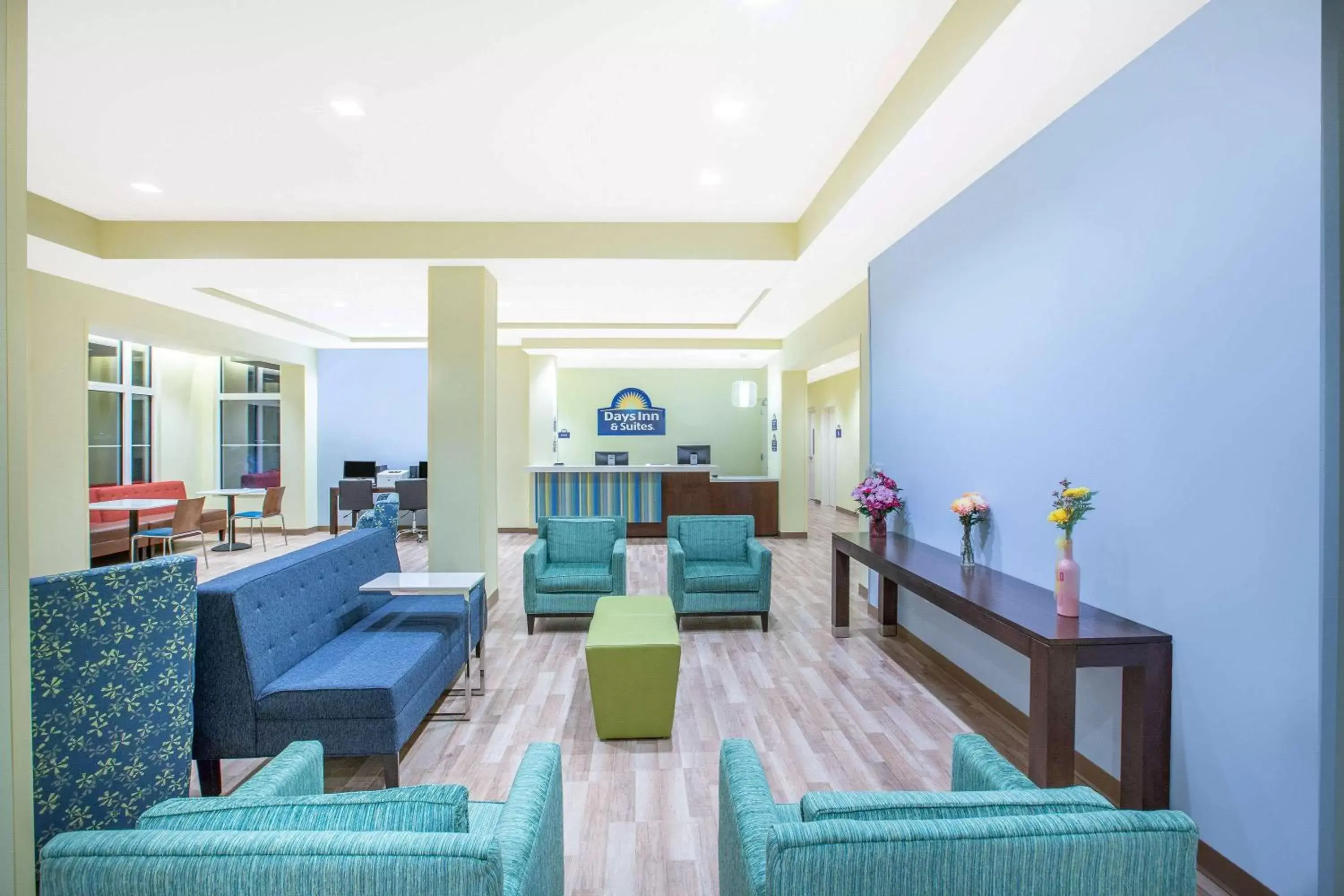 Lobby or reception in Days Inn & Suites by Wyndham Kearney