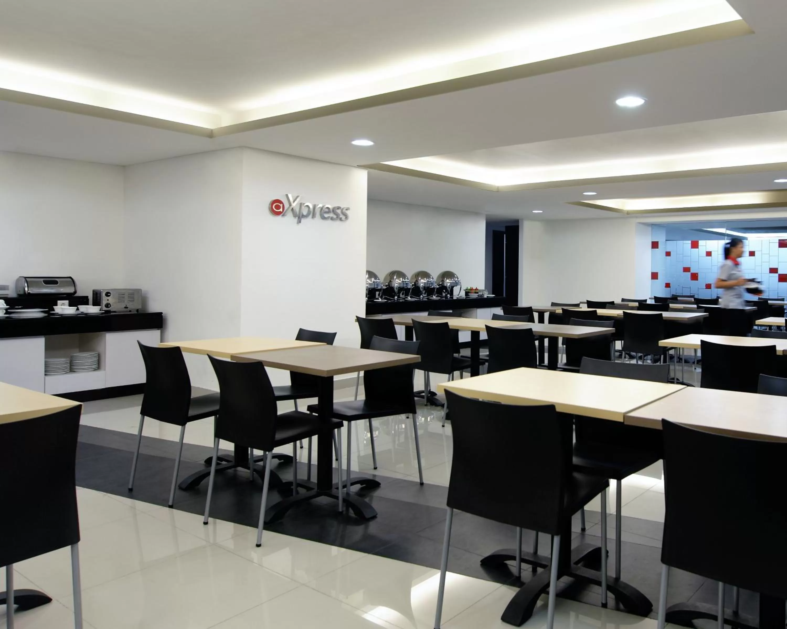 Restaurant/places to eat in Amaris Hotel Thamrin City