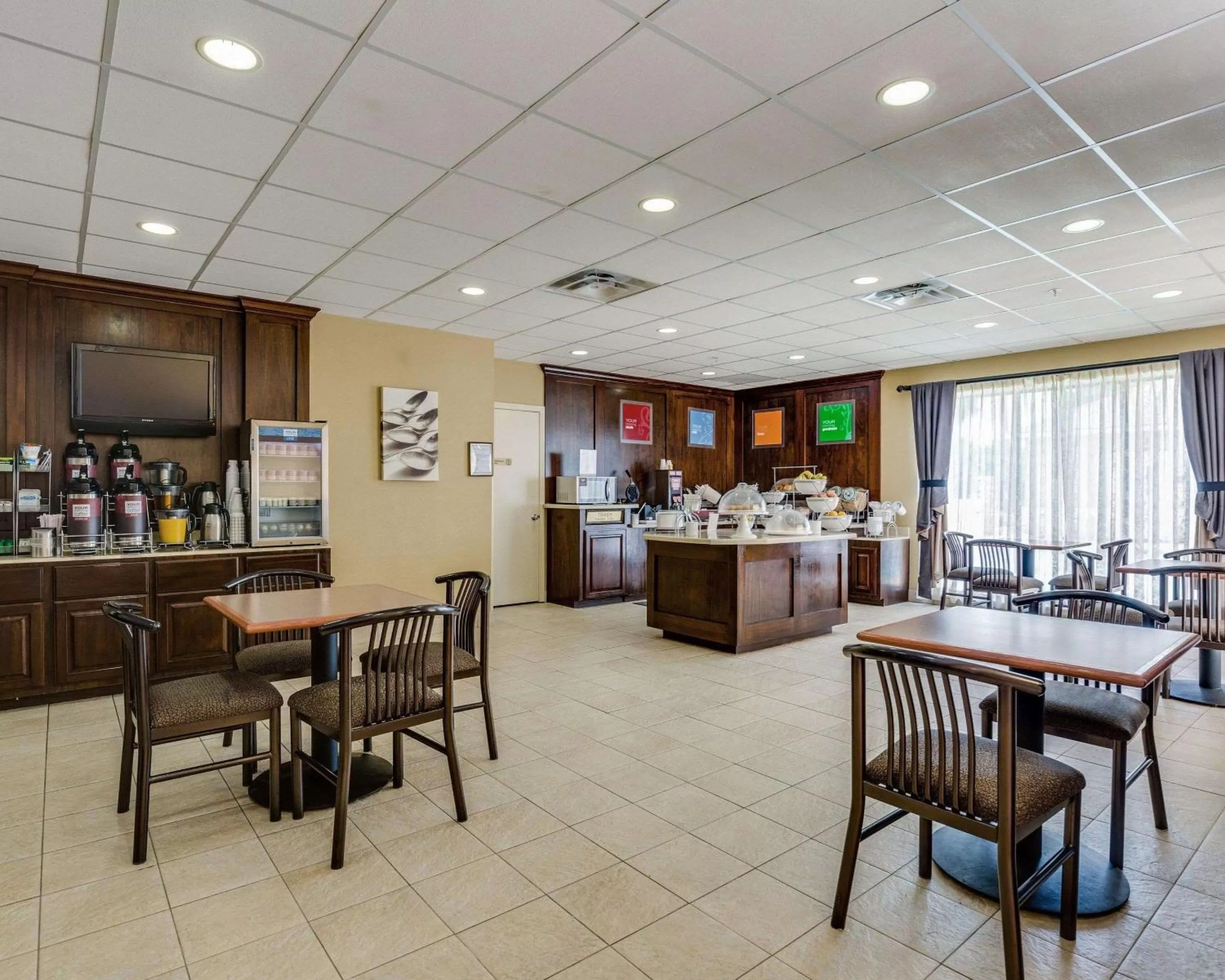 Restaurant/Places to Eat in Comfort Suites Deer Park Pasadena