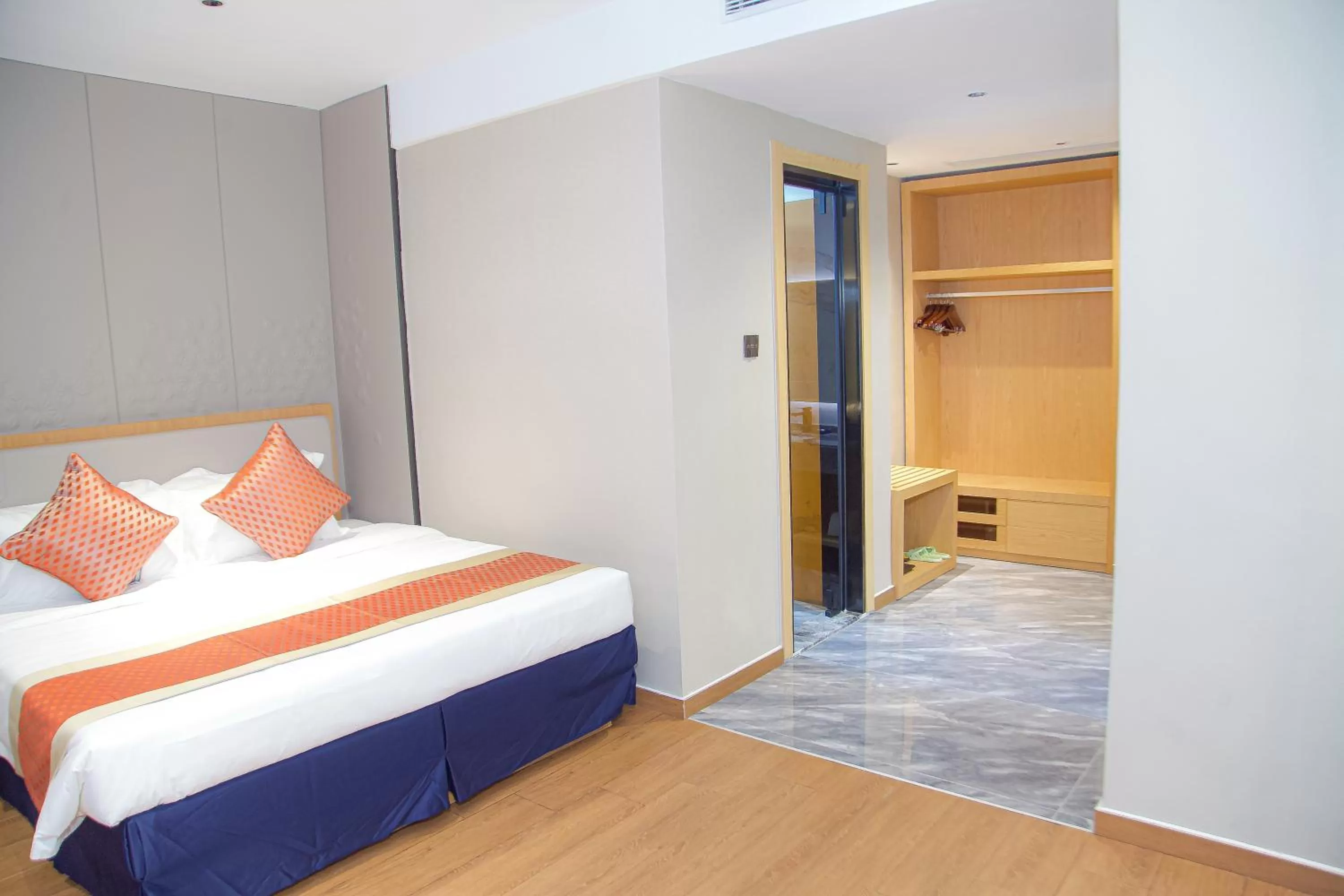 Bedroom in Hôtel FAMILLE MONDIALE