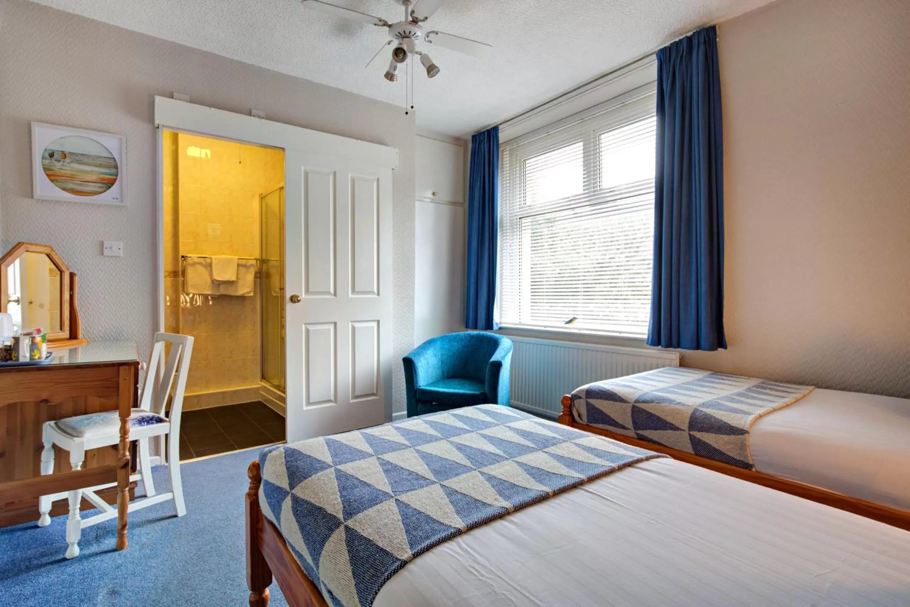 Bedroom, Bed in Lancaster Townhouse