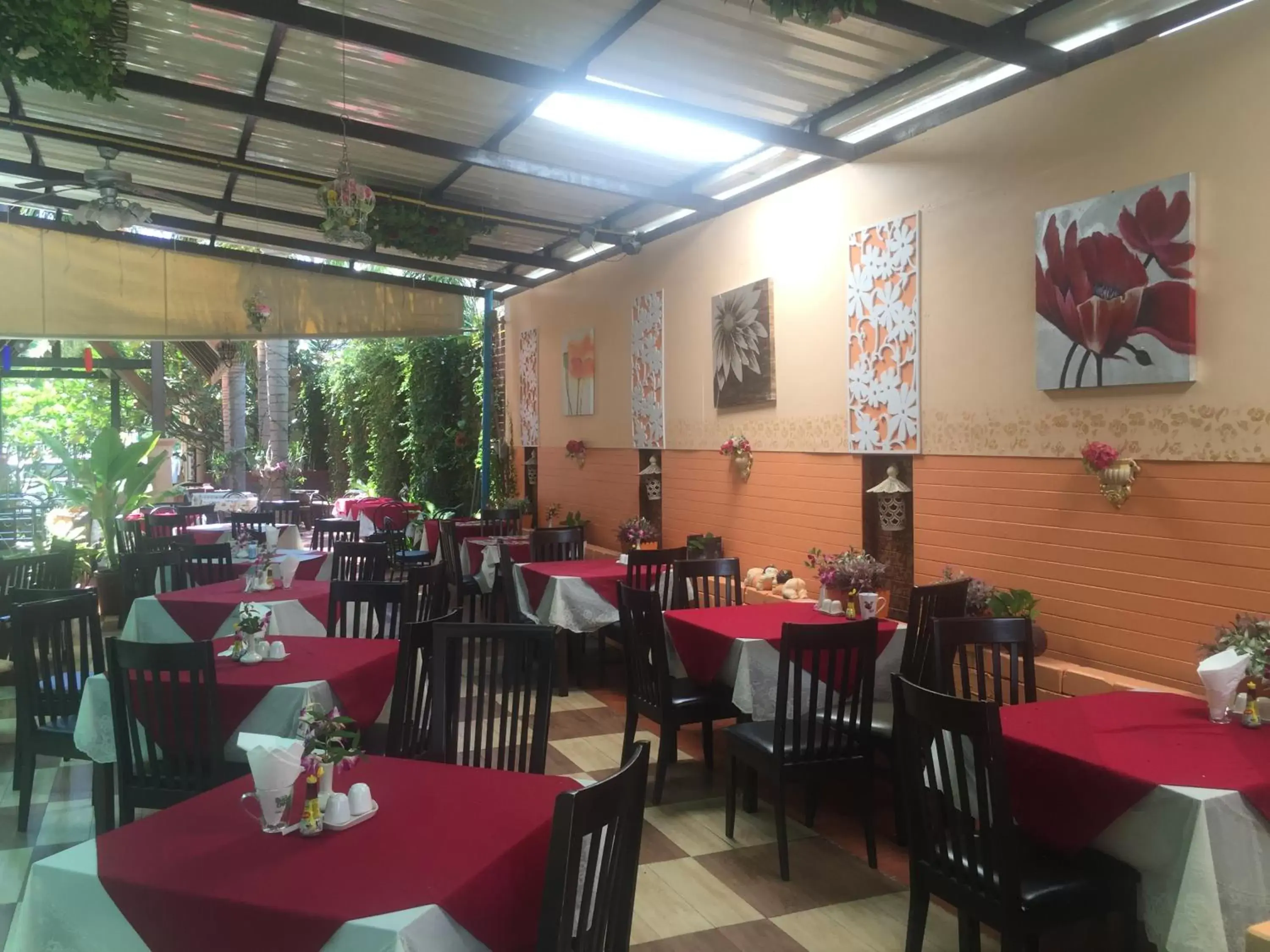 Restaurant/places to eat in Wannara Hotel Hua Hin Restaurant/places to eat in Wannara Hotel Hua Hin