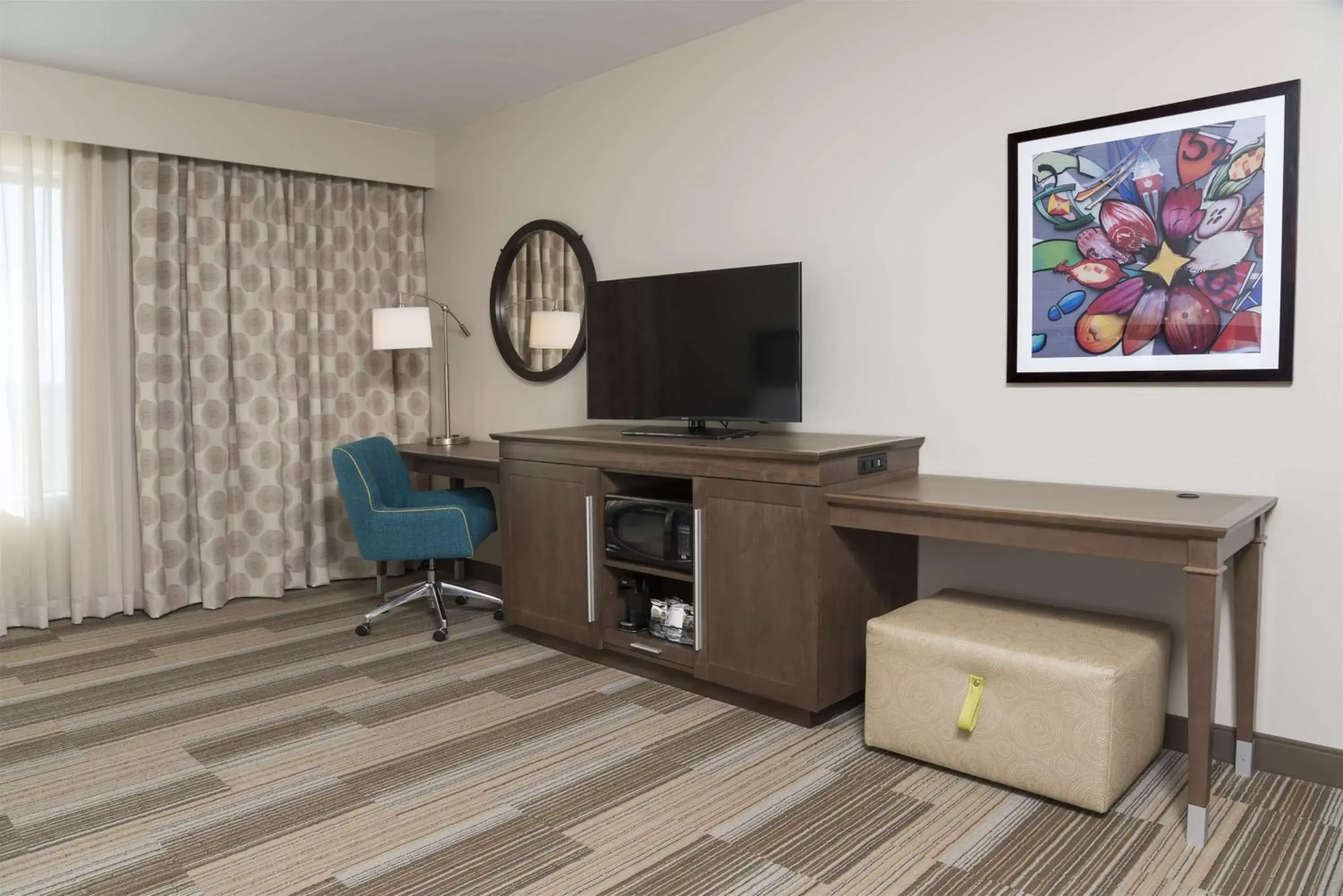 Bed, TV/Entertainment Center in Hampton Inn Westfield Indianapolis