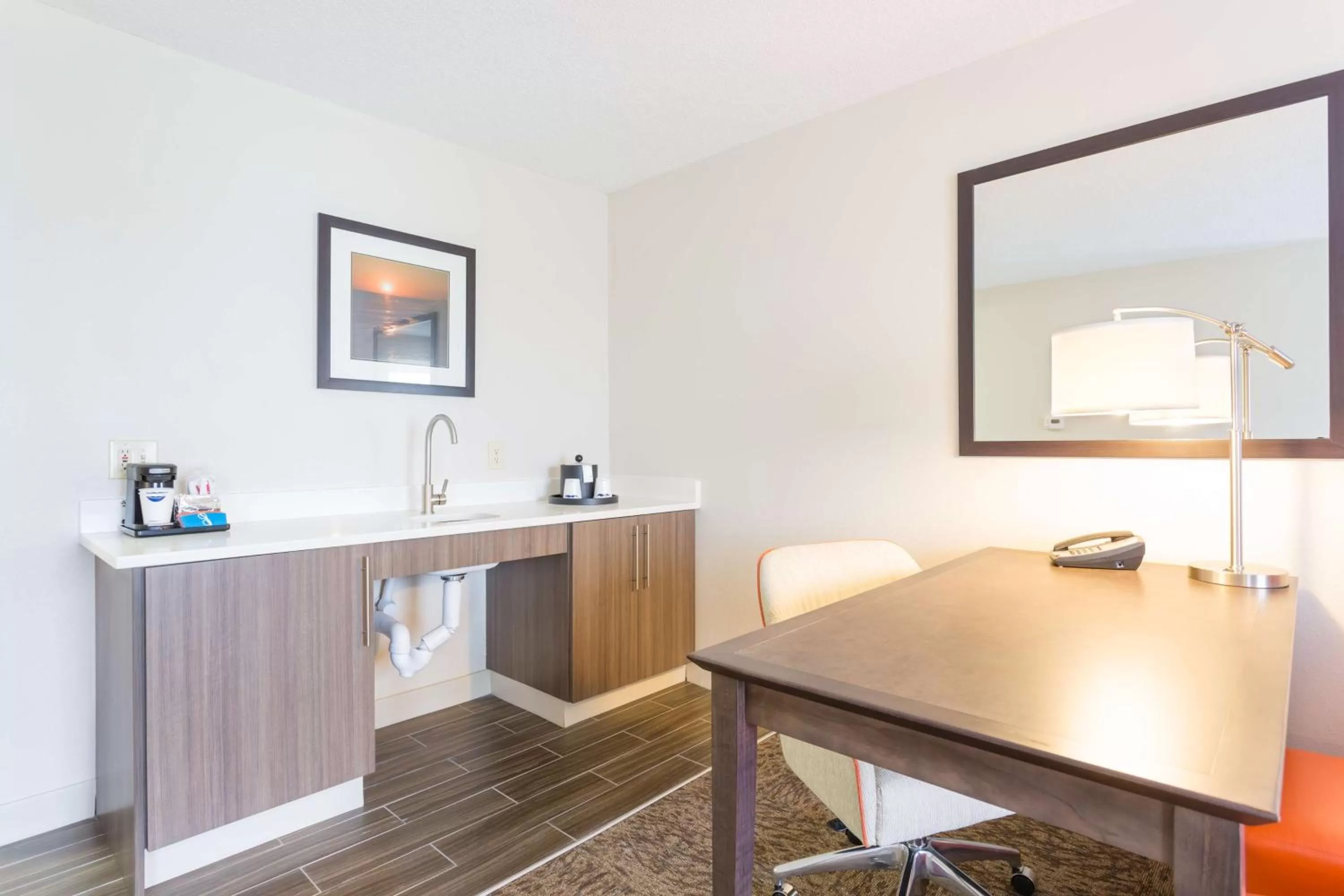 Kitchen or kitchenette in Hampton Inn Havelock