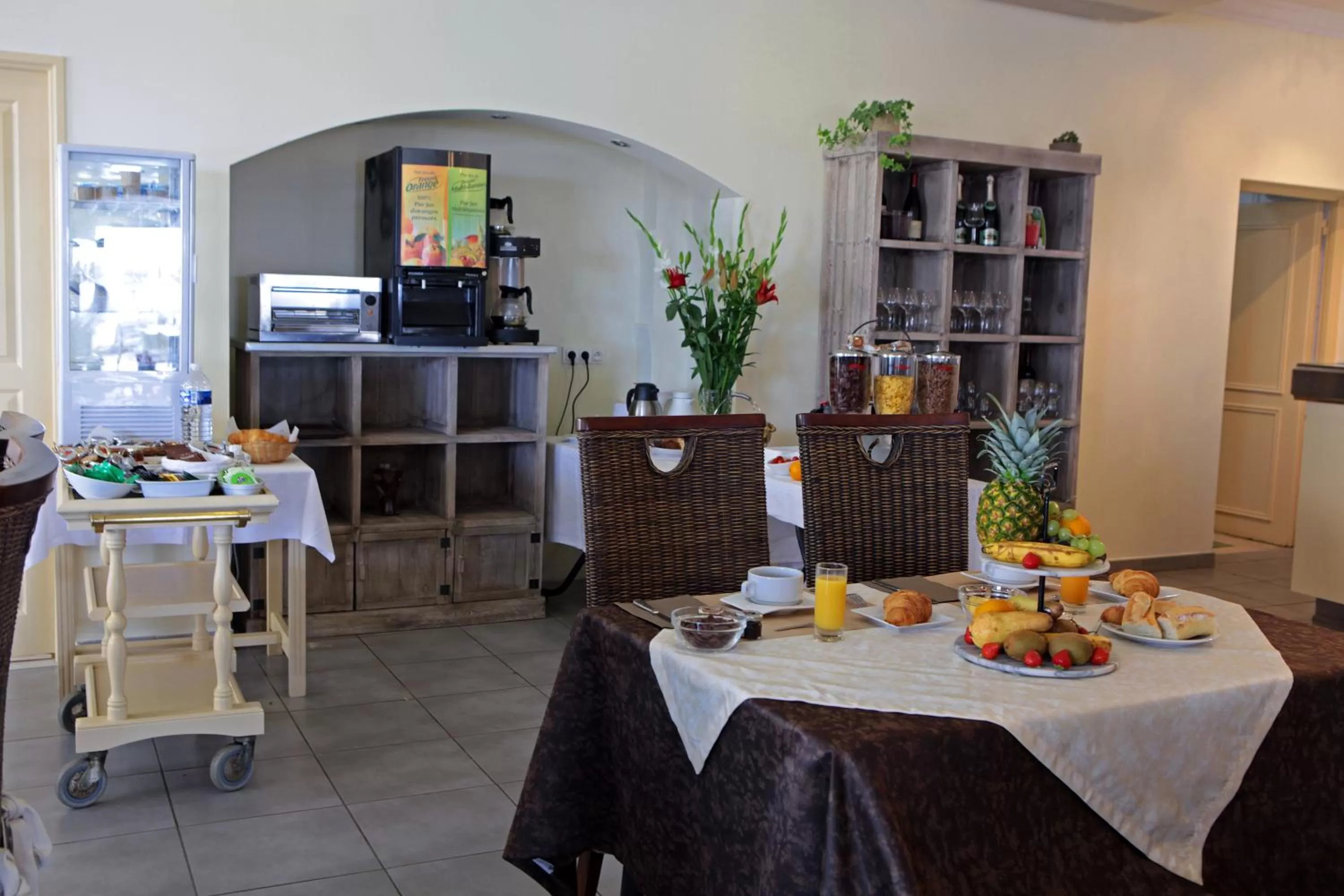 Restaurant/places to eat in Logis Hotel Restaurant le Mirador