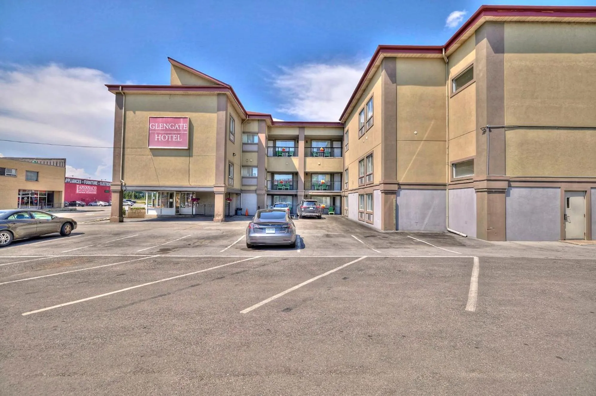 Property building in The Glengate Hotel & Suites