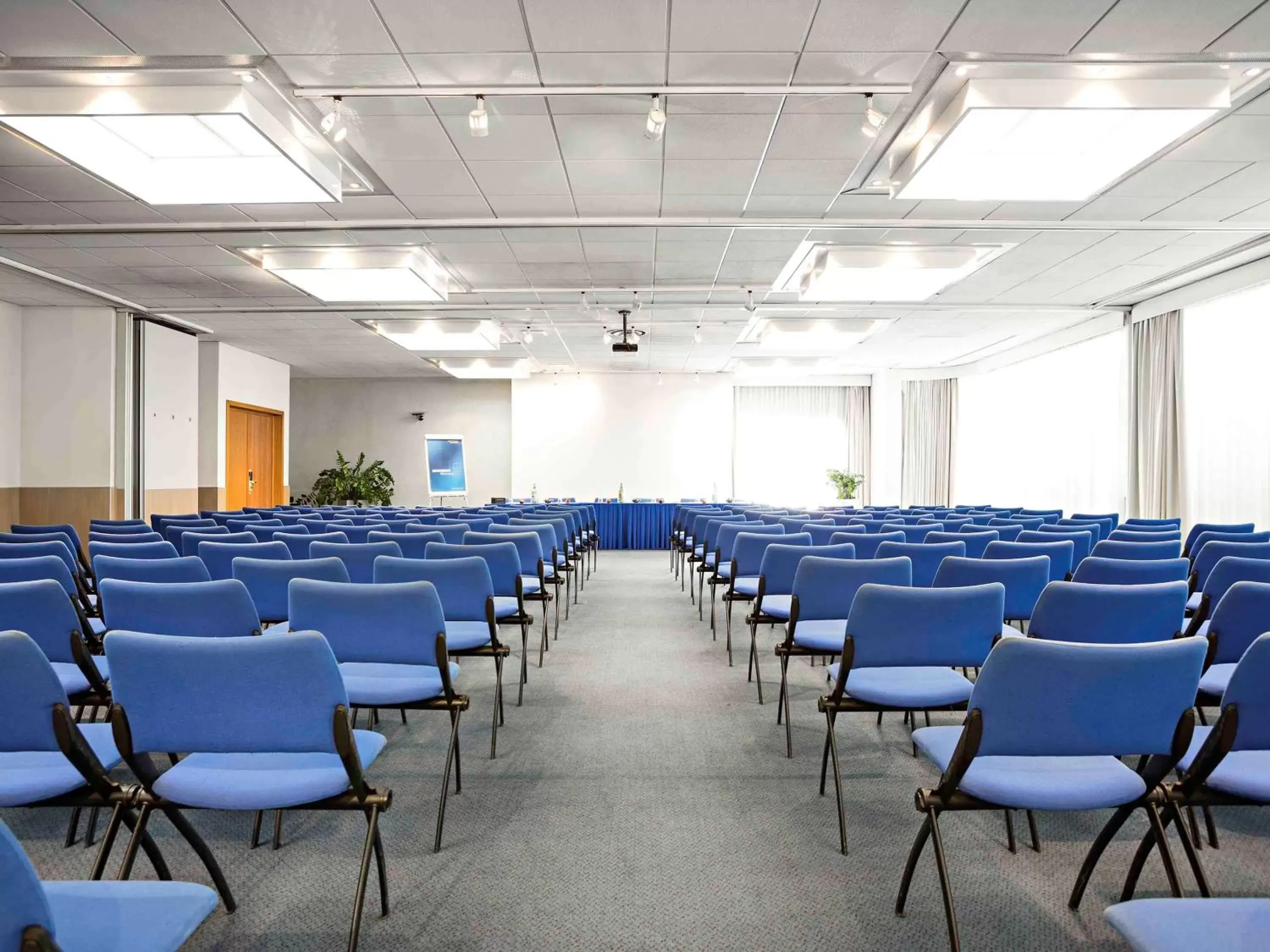 Seating area in Novotel Caserta Sud