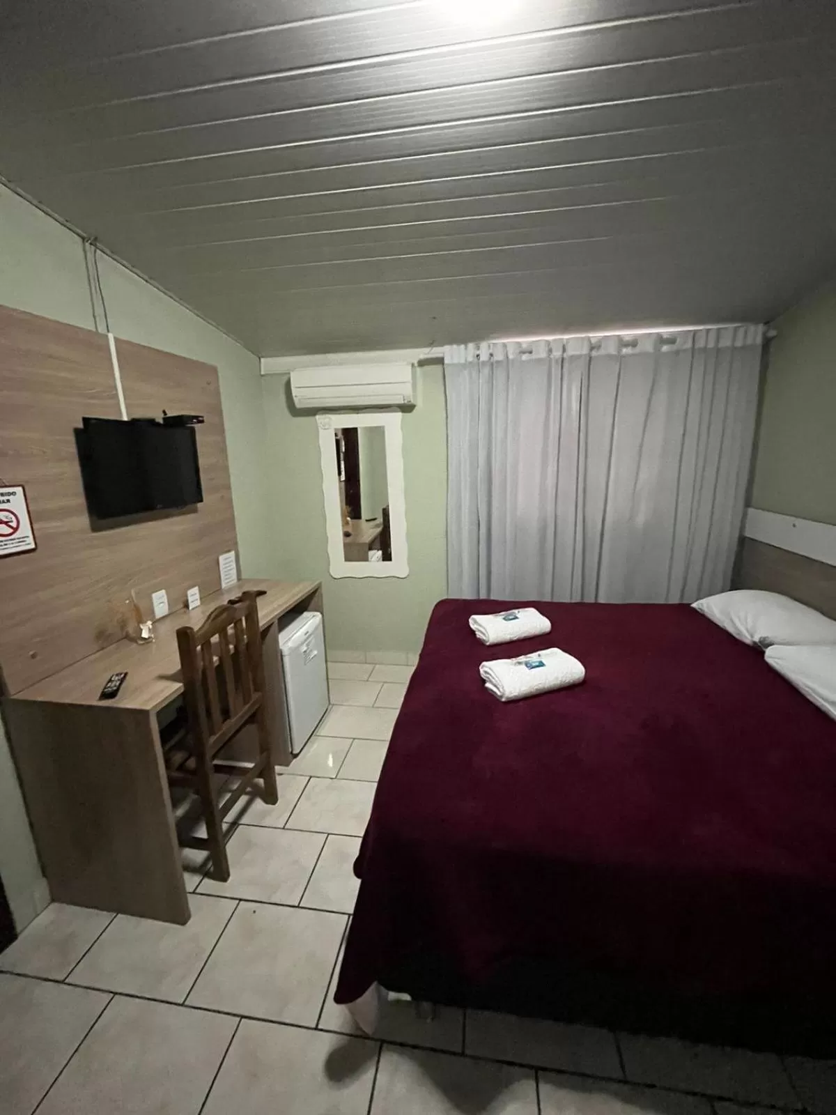 TV/Entertainment Center in Hotel Vitória