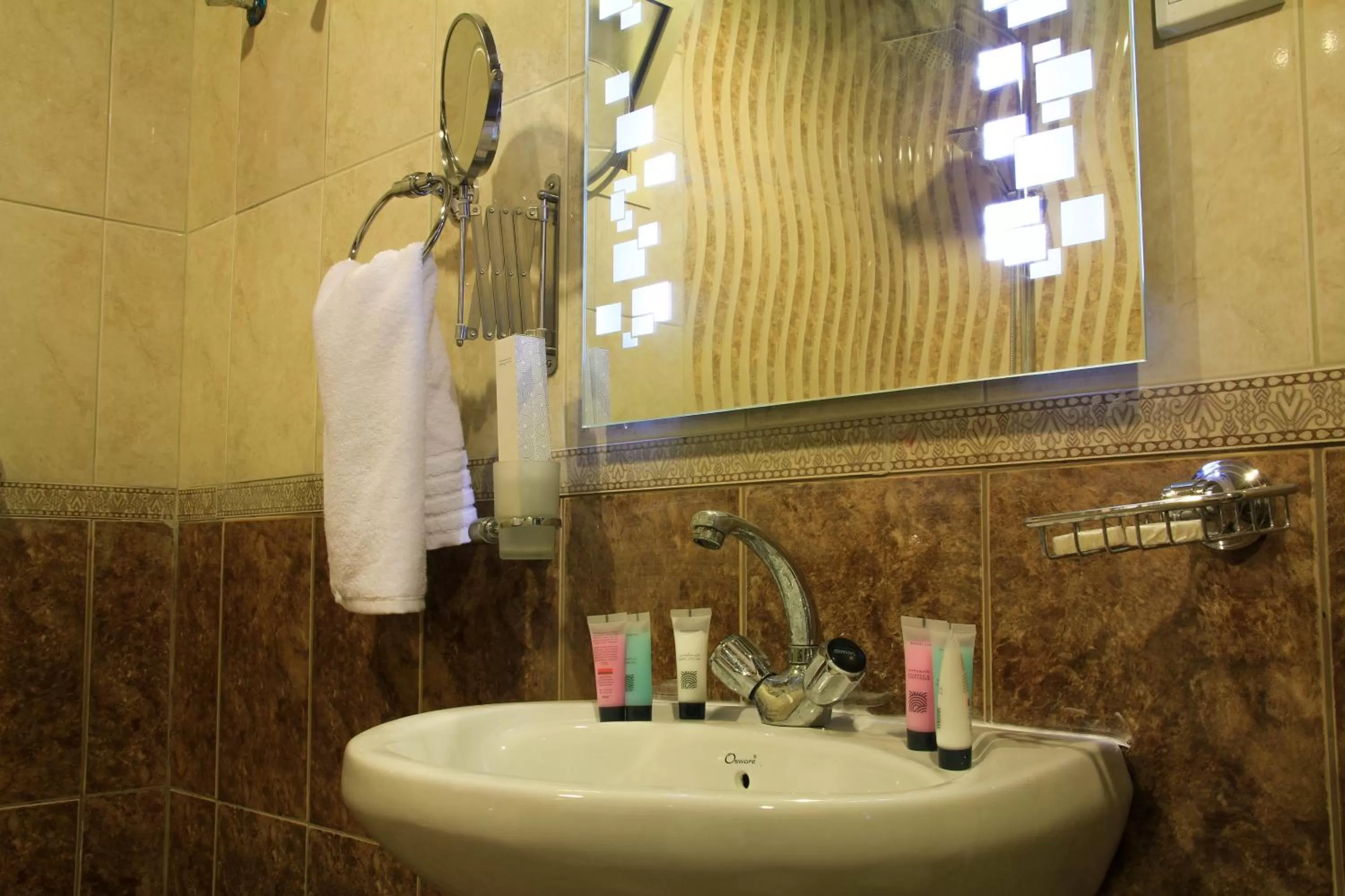 Bathroom in Maskan Al Dyafah Hotel Apartments