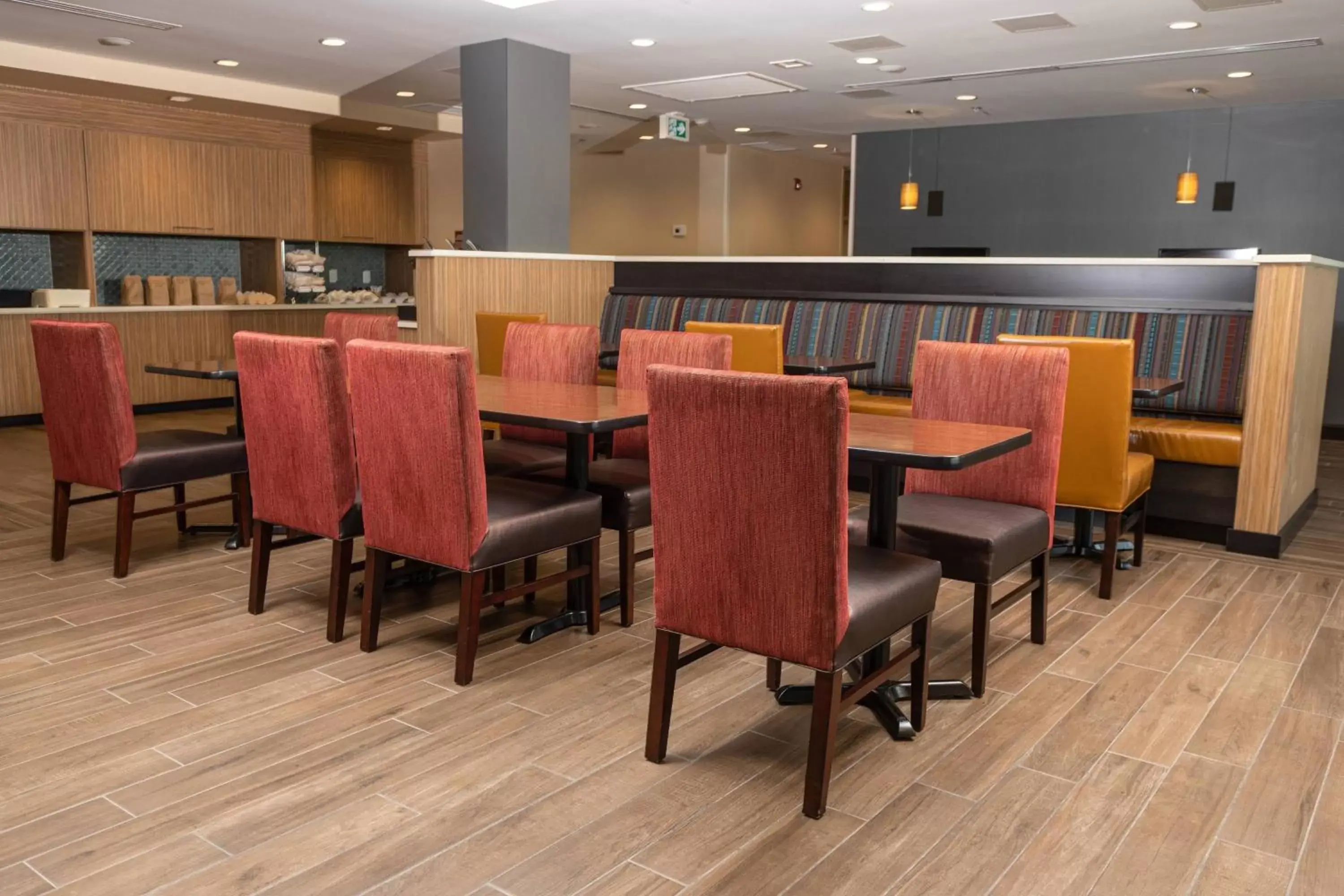 Breakfast, Restaurant/Places to Eat in TownePlace Suites by Marriott Petawawa
