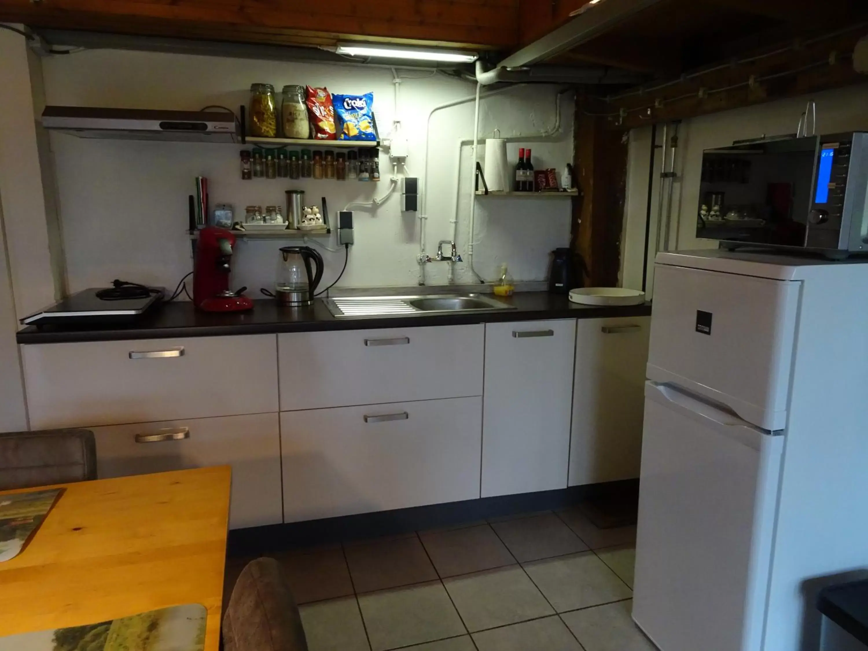 Kitchen or kitchenette, Kitchen/Kitchenette in B&B Verwoldsehof