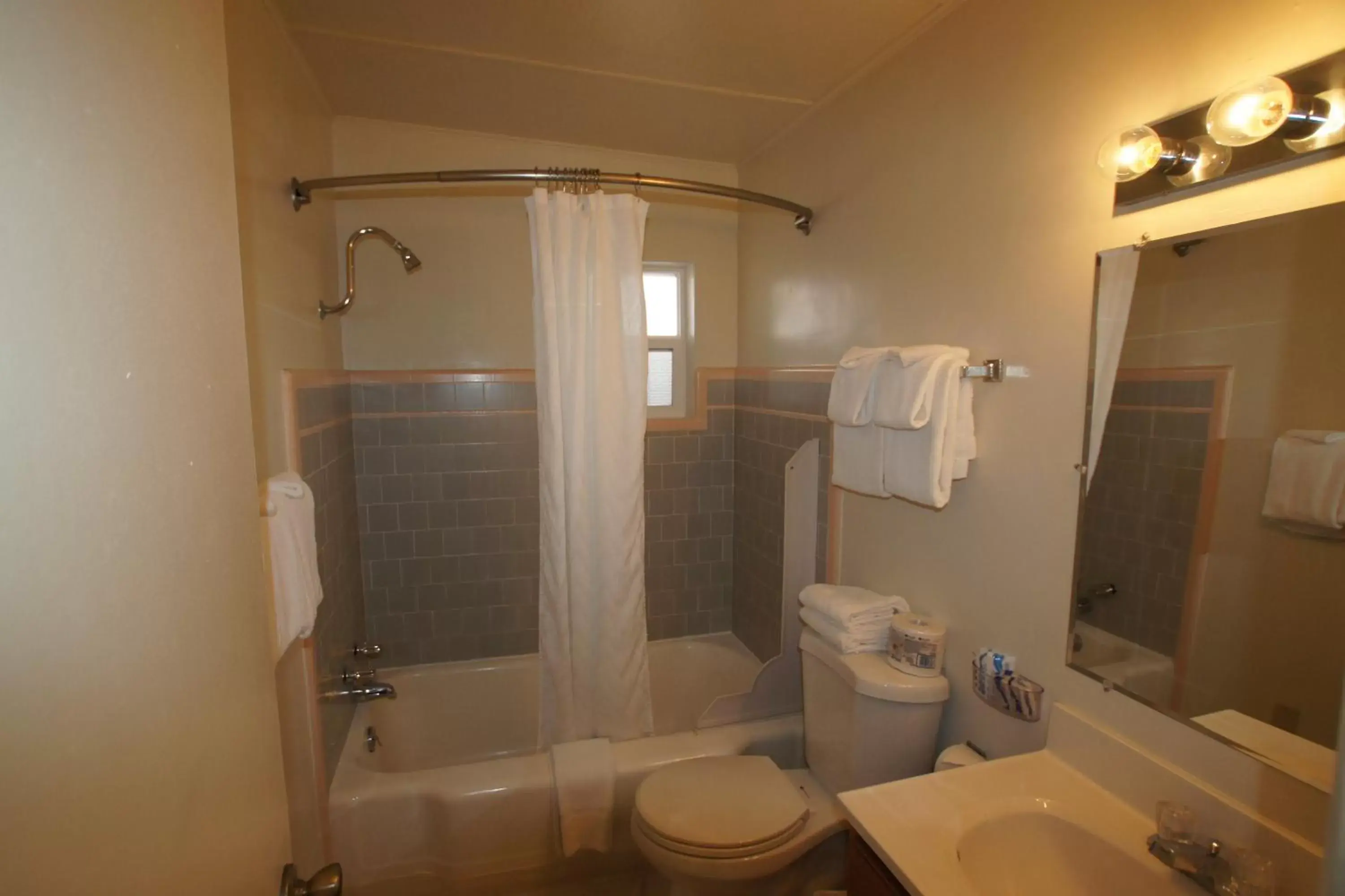Bathroom in Aikens Lodge