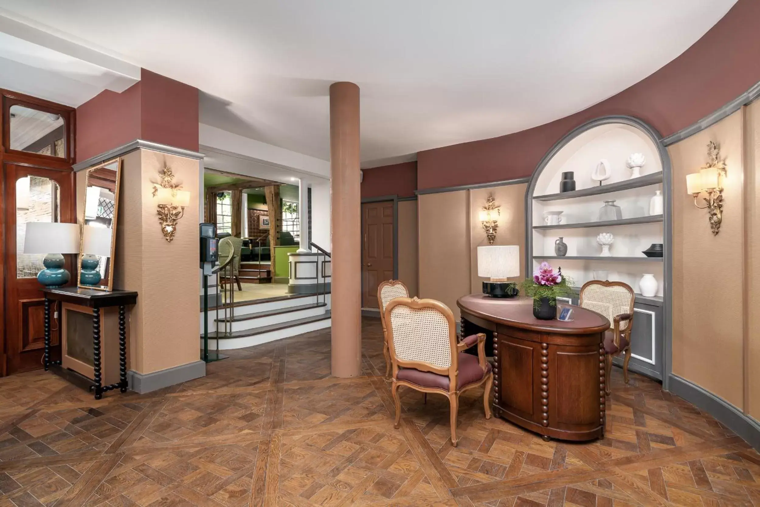 Lobby or reception in The Relais Henley Lobby or reception in The Relais Henley