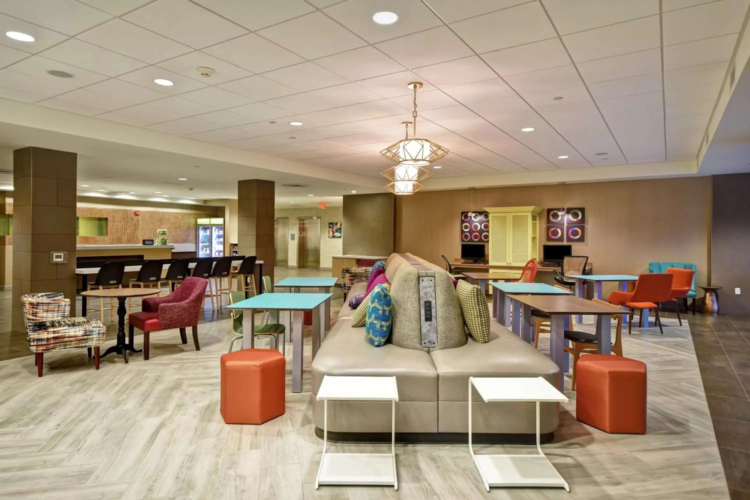 Lobby or reception, Lounge/Bar in Home2 Suites Mechanicsburg