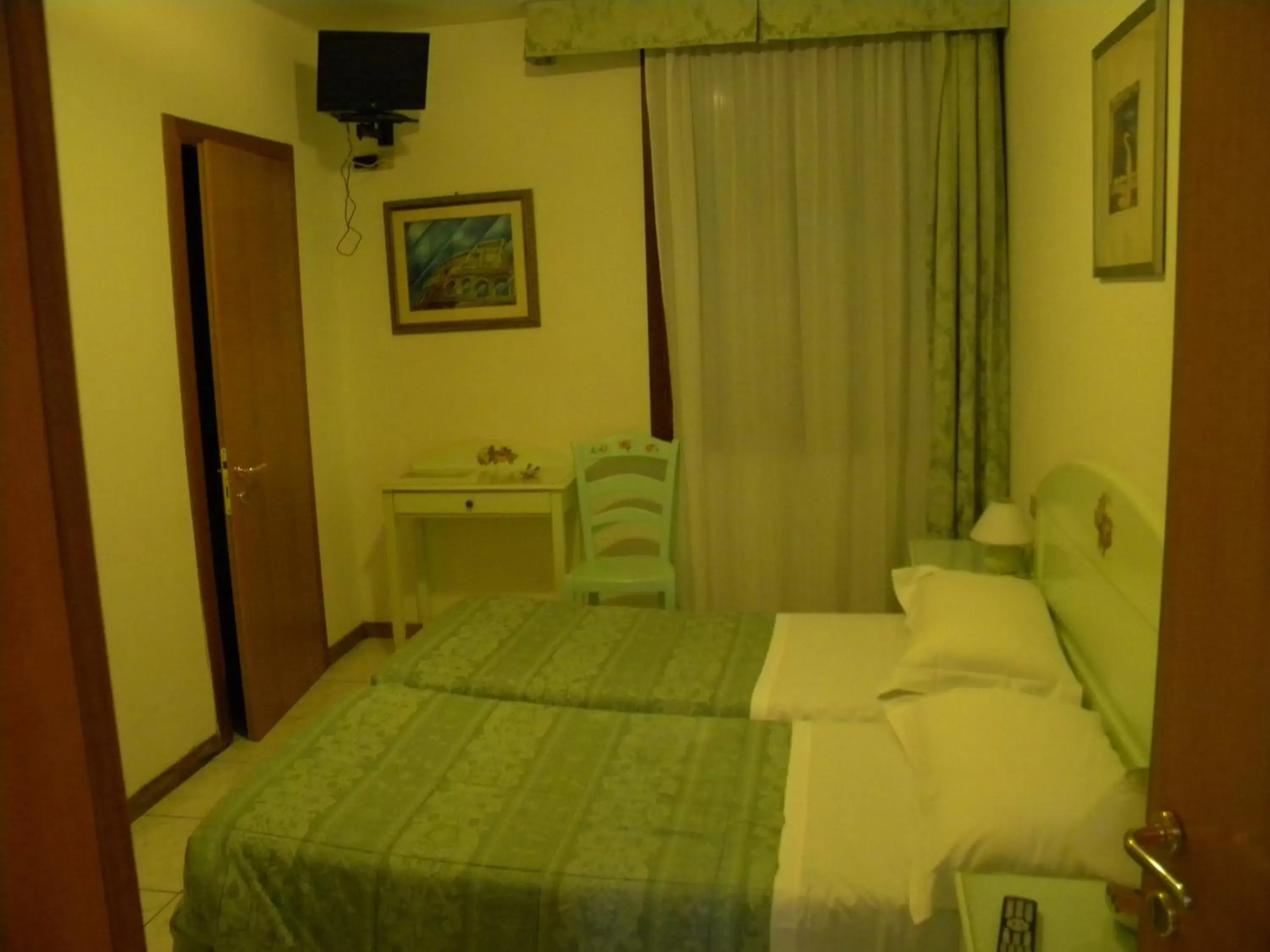 Bedroom, Bed in Hotel Adua