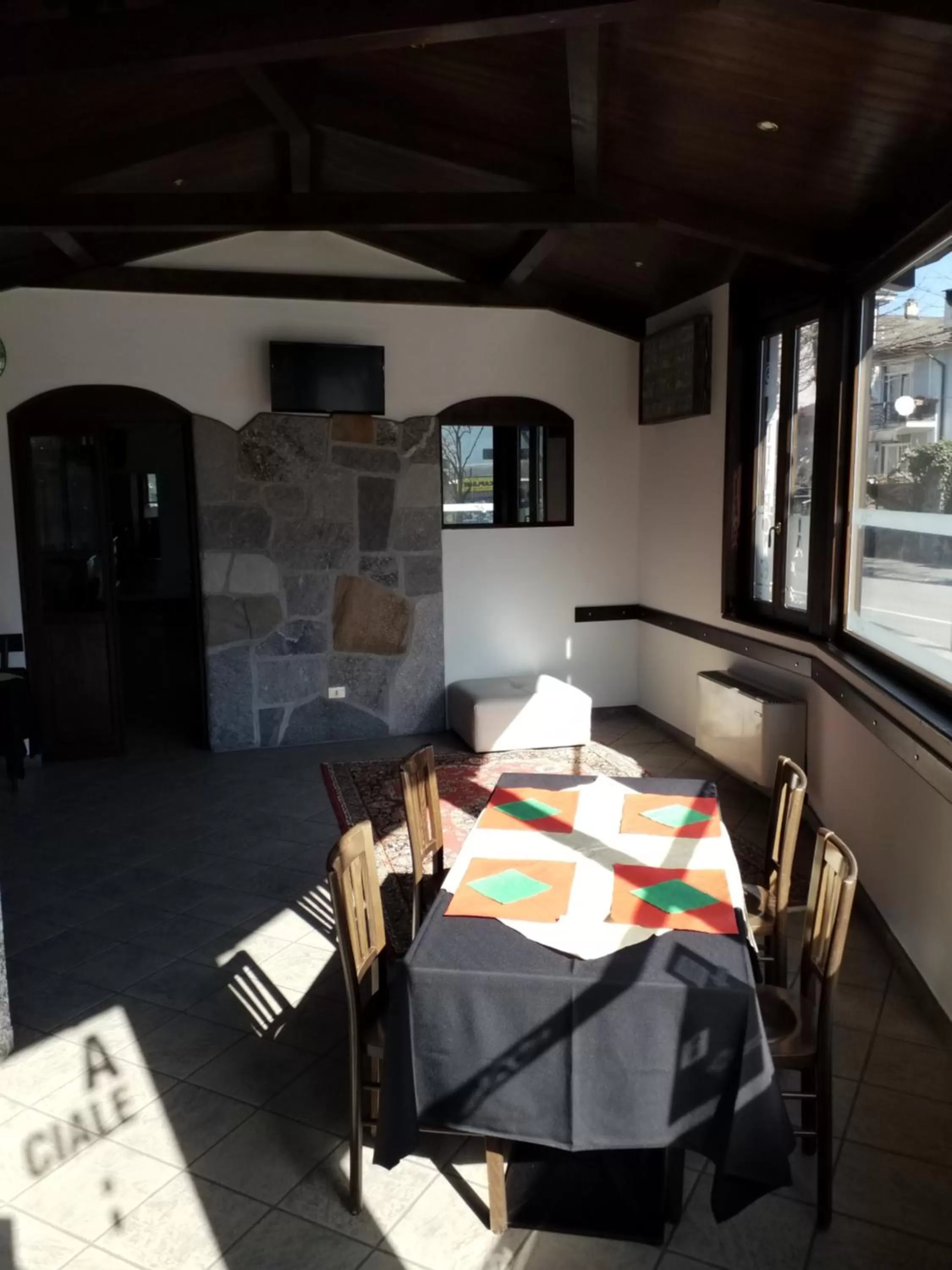 Dining Area in B&B Universo Pattarone