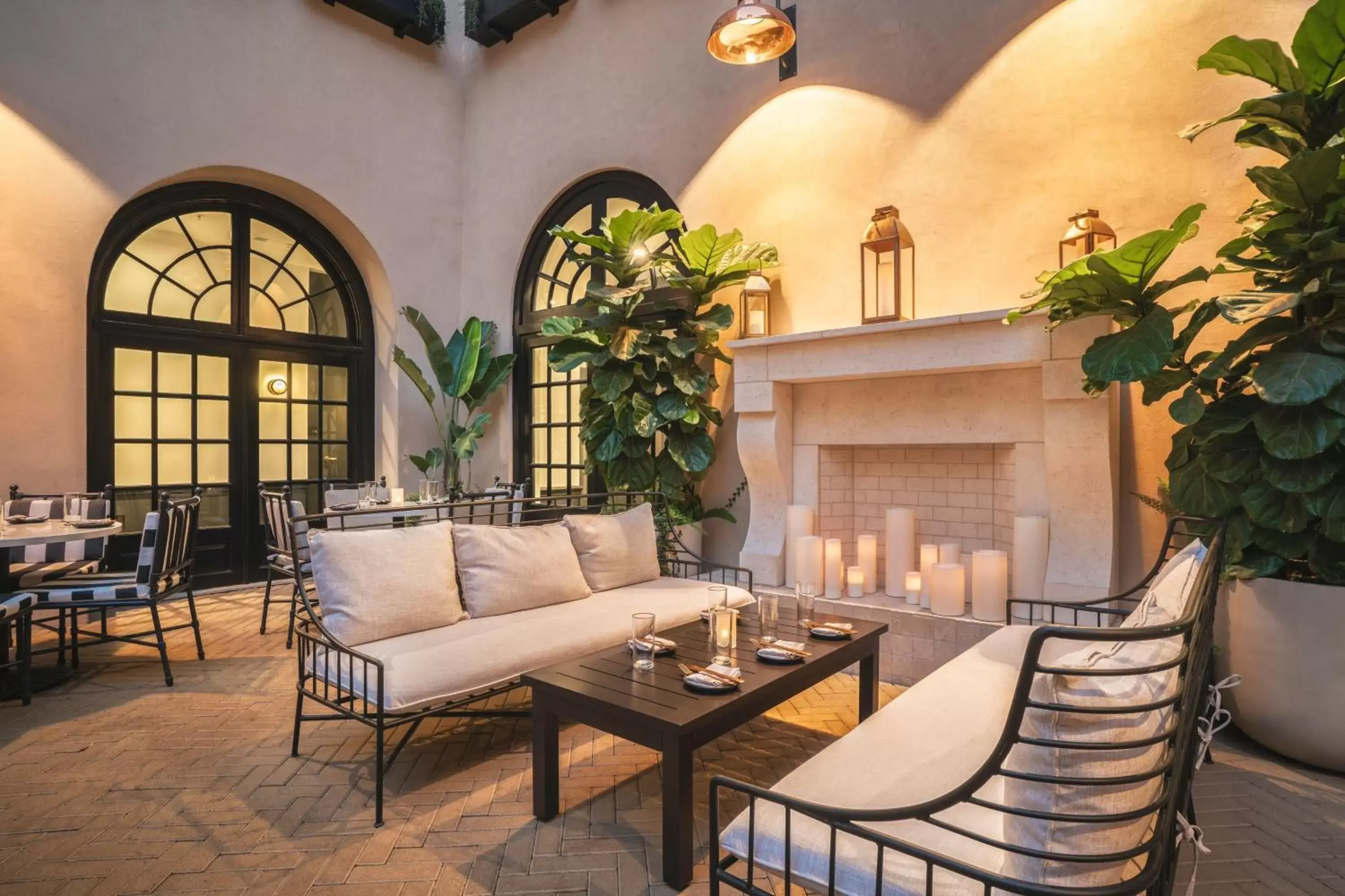 Restaurant/places to eat, Seating Area in The Guild Hotel, San Diego, a Tribute Portfolio Hotel