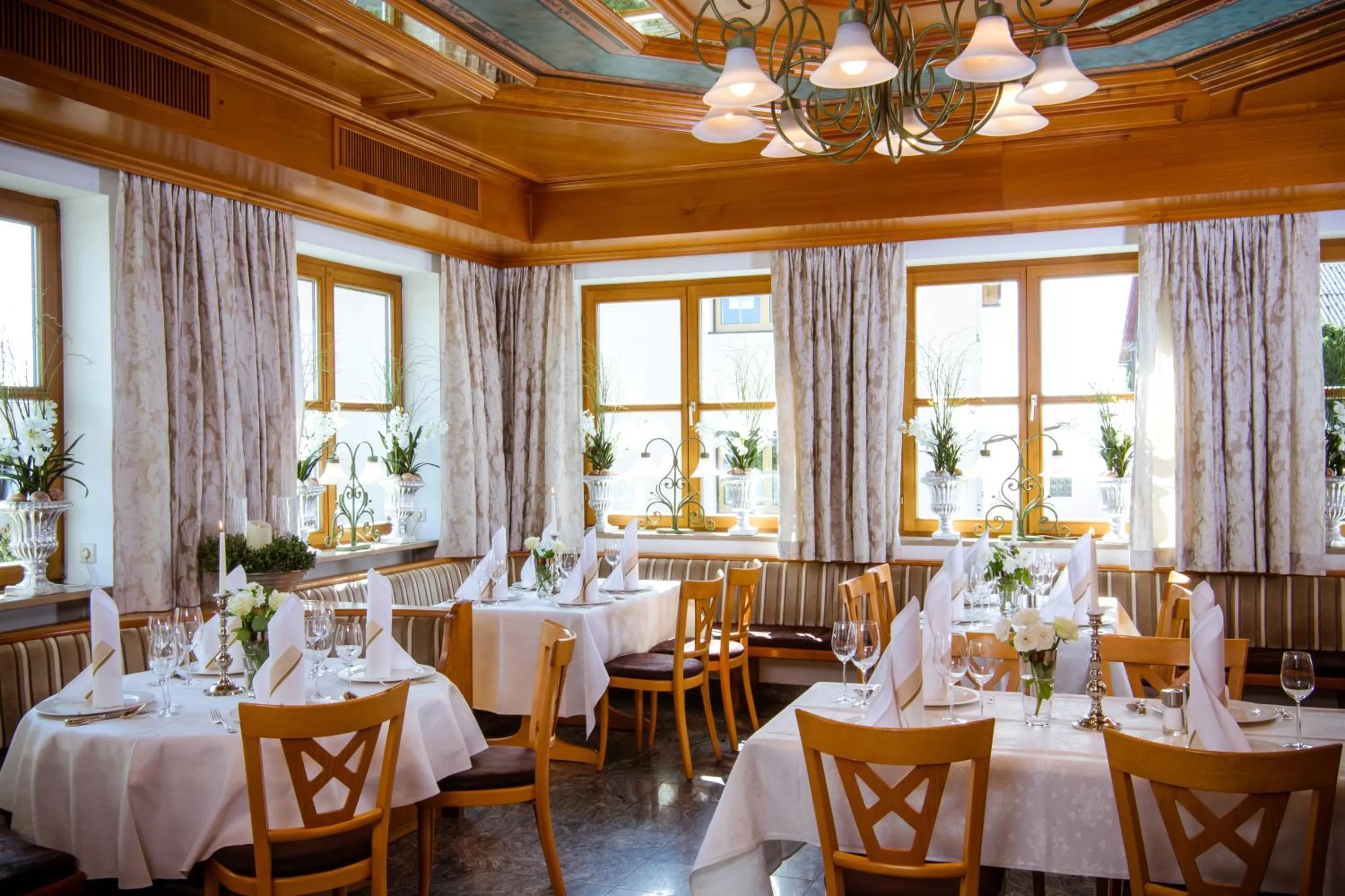 Restaurant/Places to Eat in Landhotel Schneider