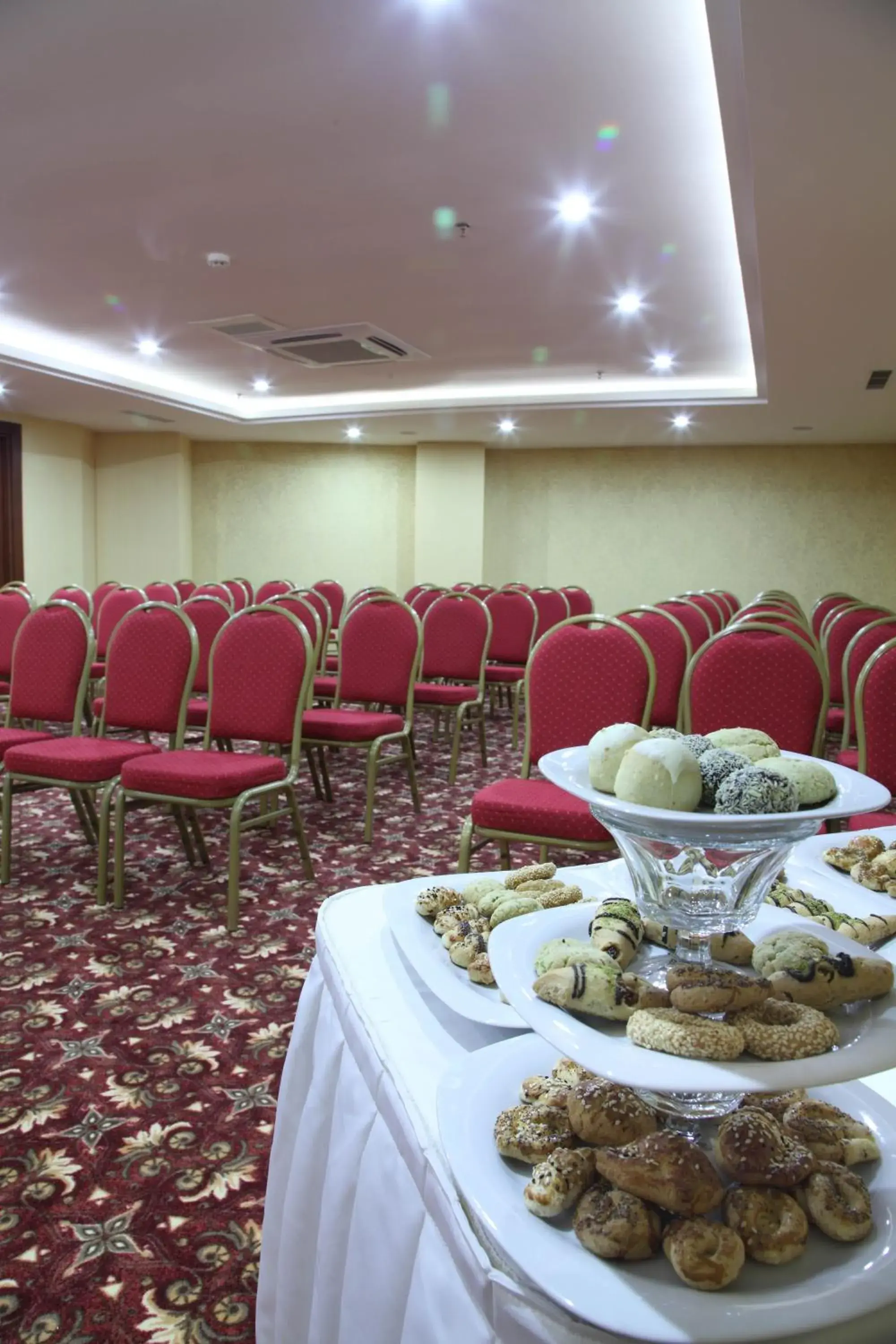 Food and drinks in Hotel Senbayrak City