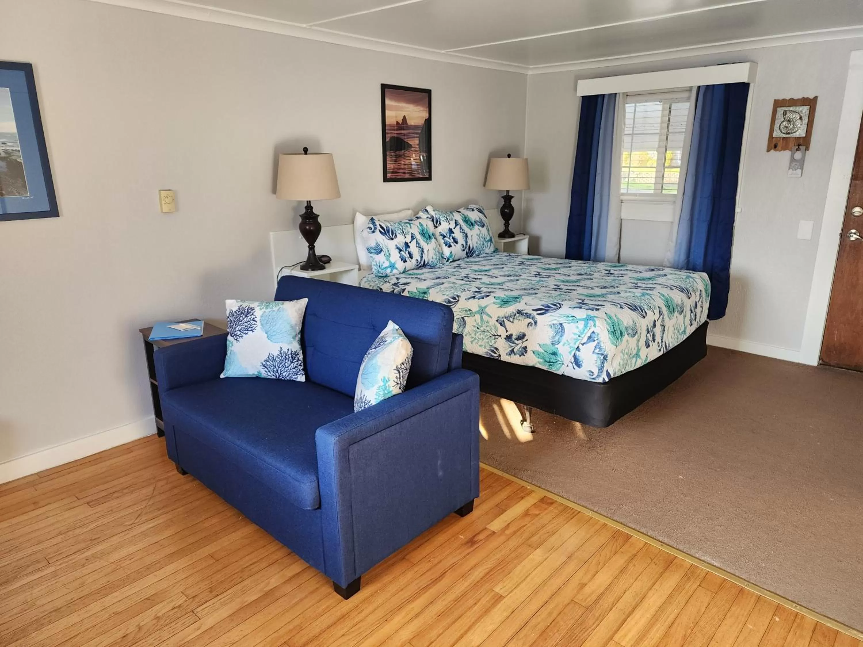 Bed in Inn at Arch Rock