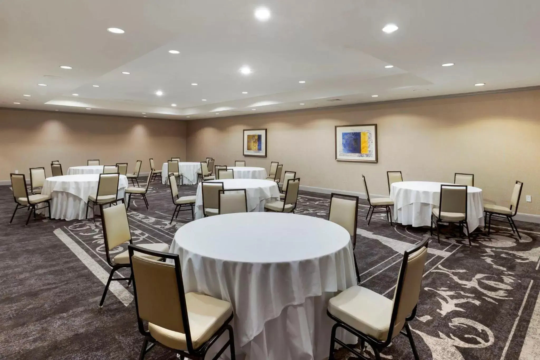 Meeting/conference room, Restaurant/Places to Eat in Omni New Haven Hotel at Yale