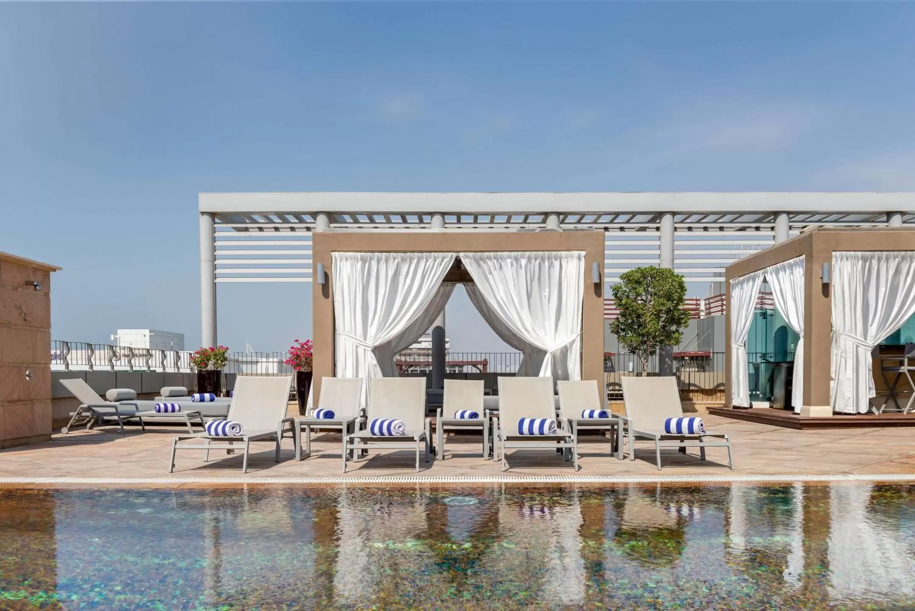 Pool view, Swimming Pool in Radisson Blu Hotel, Dubai Media City