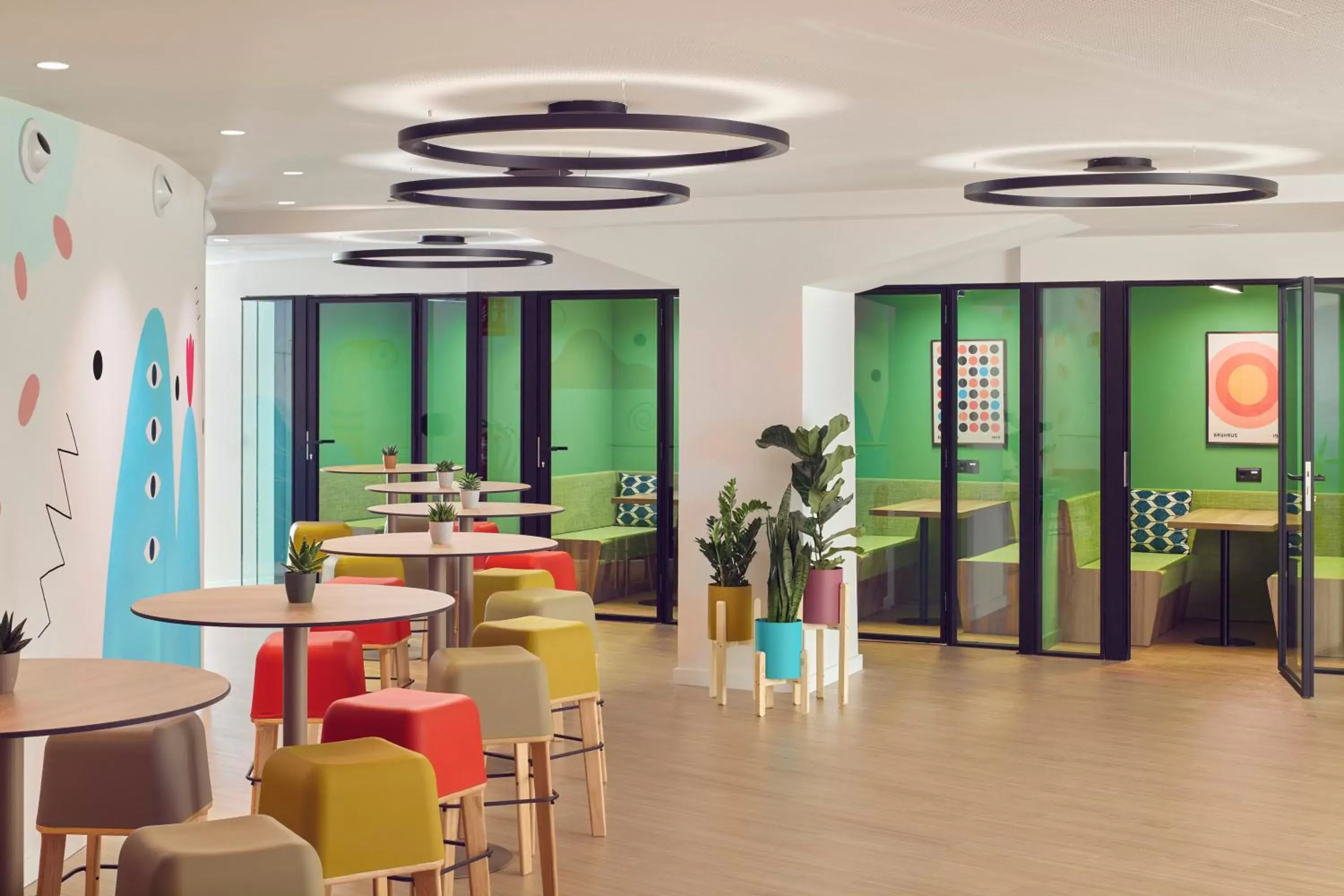 Business facilities, Restaurant/Places to Eat in INNSiDE by Meliá Barcelona Apolo
