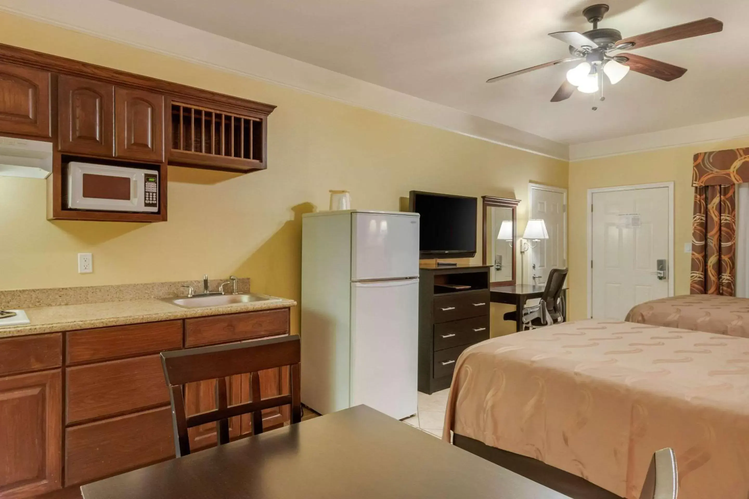 Photo of the whole room, TV/Entertainment Center in Quality Inn & Suites at The Outlets Mercedes/Weslaco