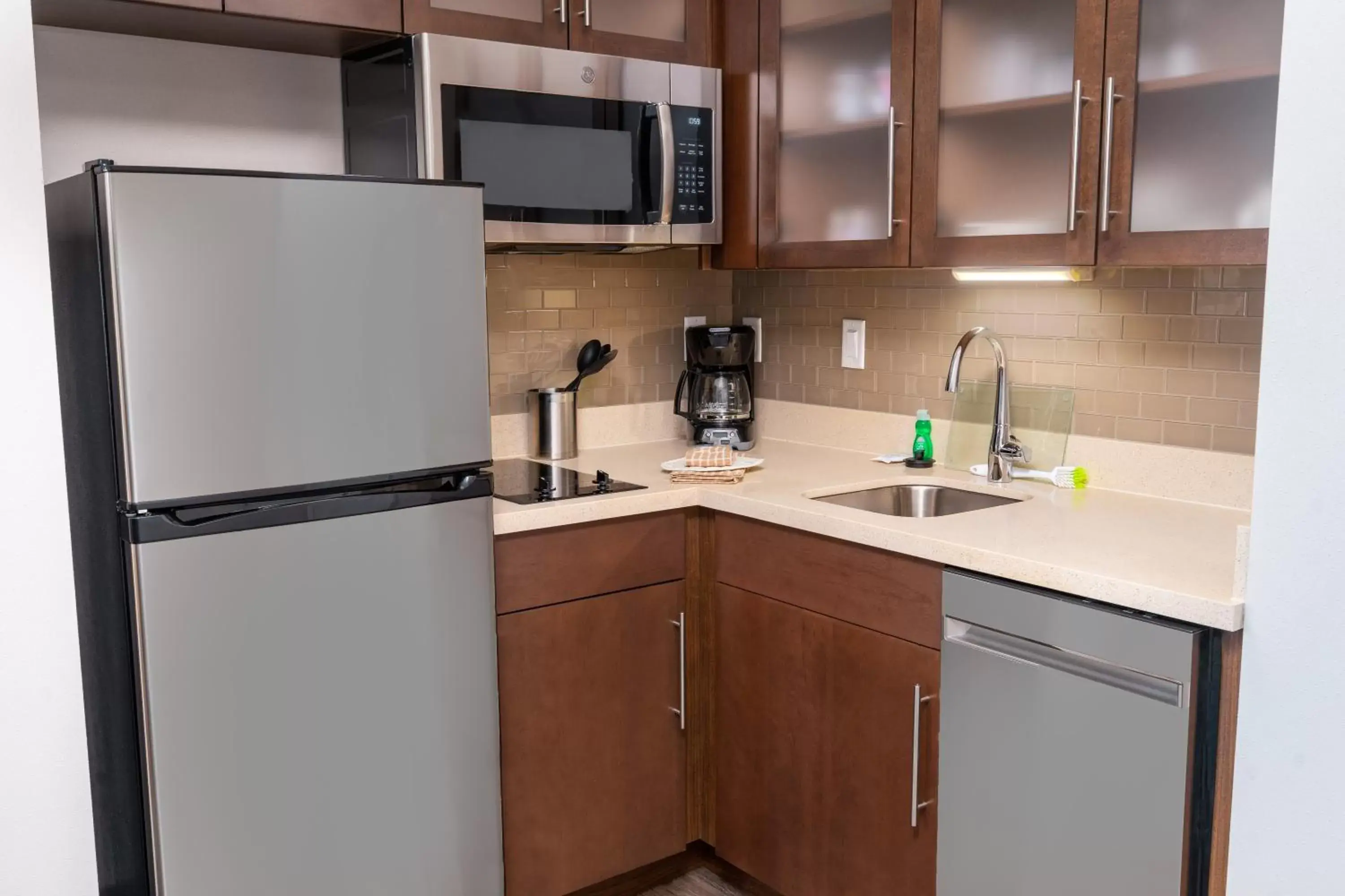 Photo of the whole room, Kitchen/Kitchenette in Staybridge Suites - Nashville - Franklin, an IHG Hotel