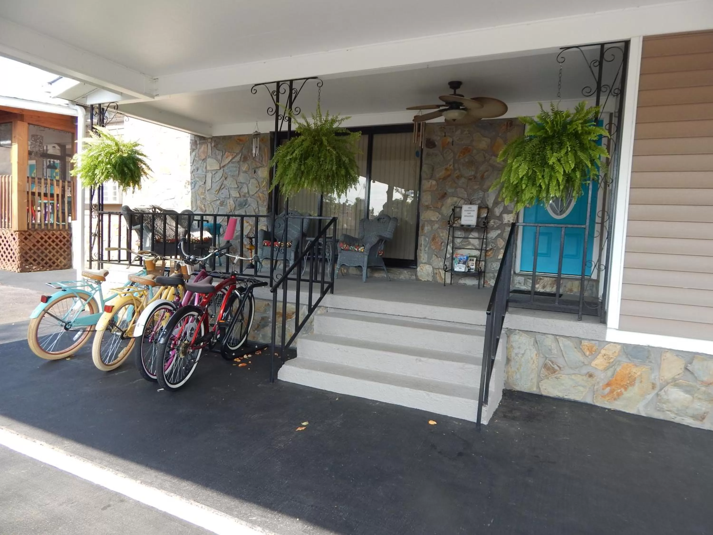 Facade/entrance in Sunset Motel