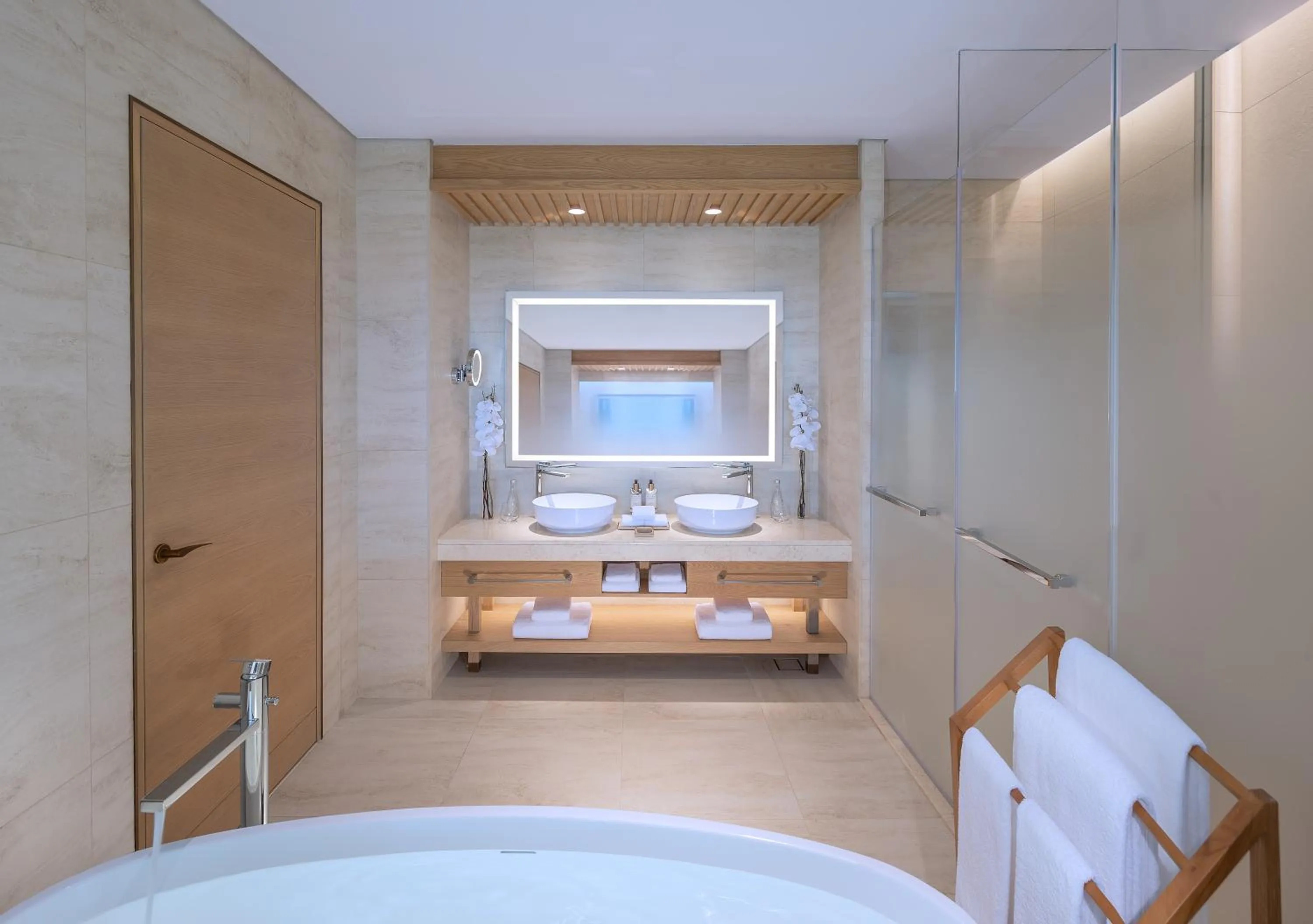 Bathroom, Bed in Anantara Mina Ras Al Khaimah Resort