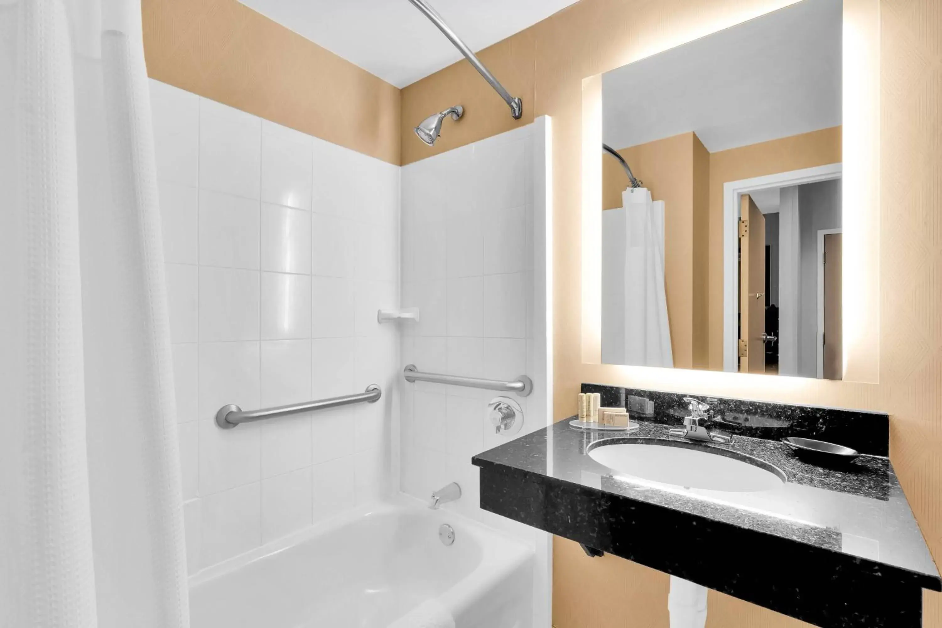 Bathroom in SpringHill Suites by Marriott Tarrytown Westchester County